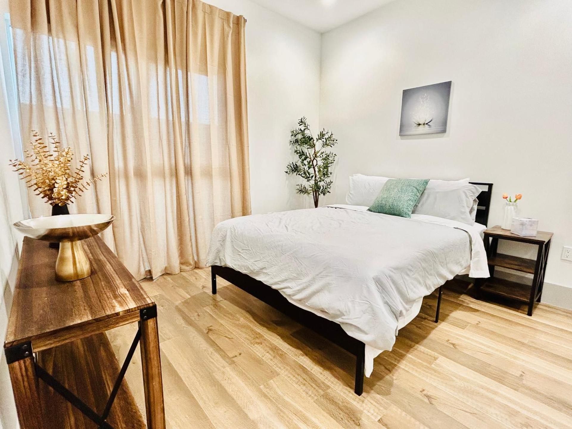 Two-Bedroom Deluxe Apartment with Balcony