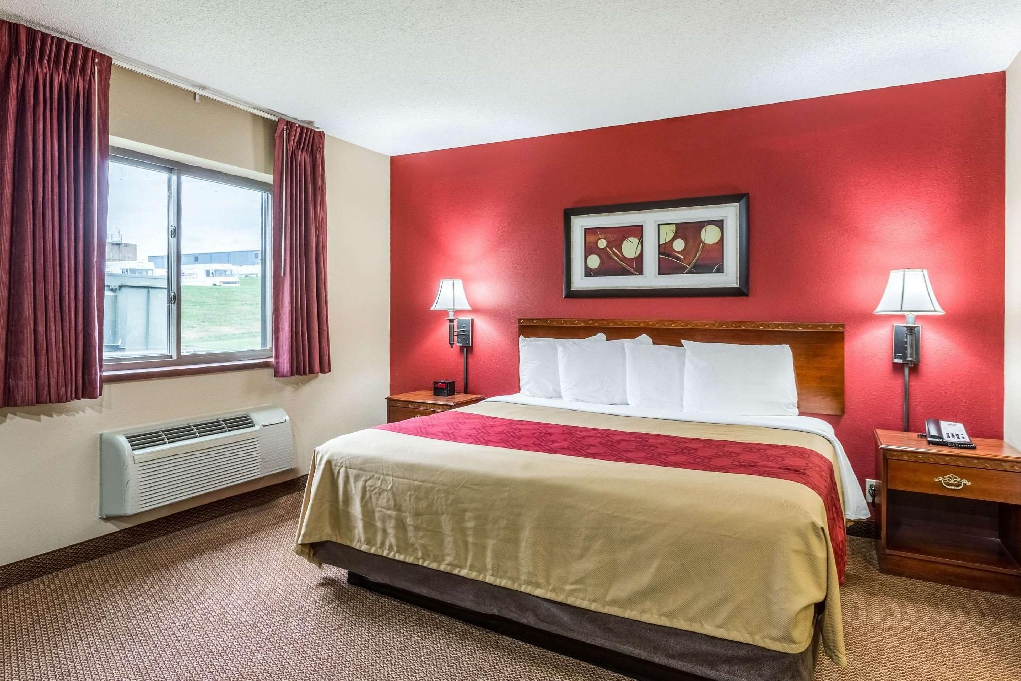 1 King Bed, Suite, Nonsmoking