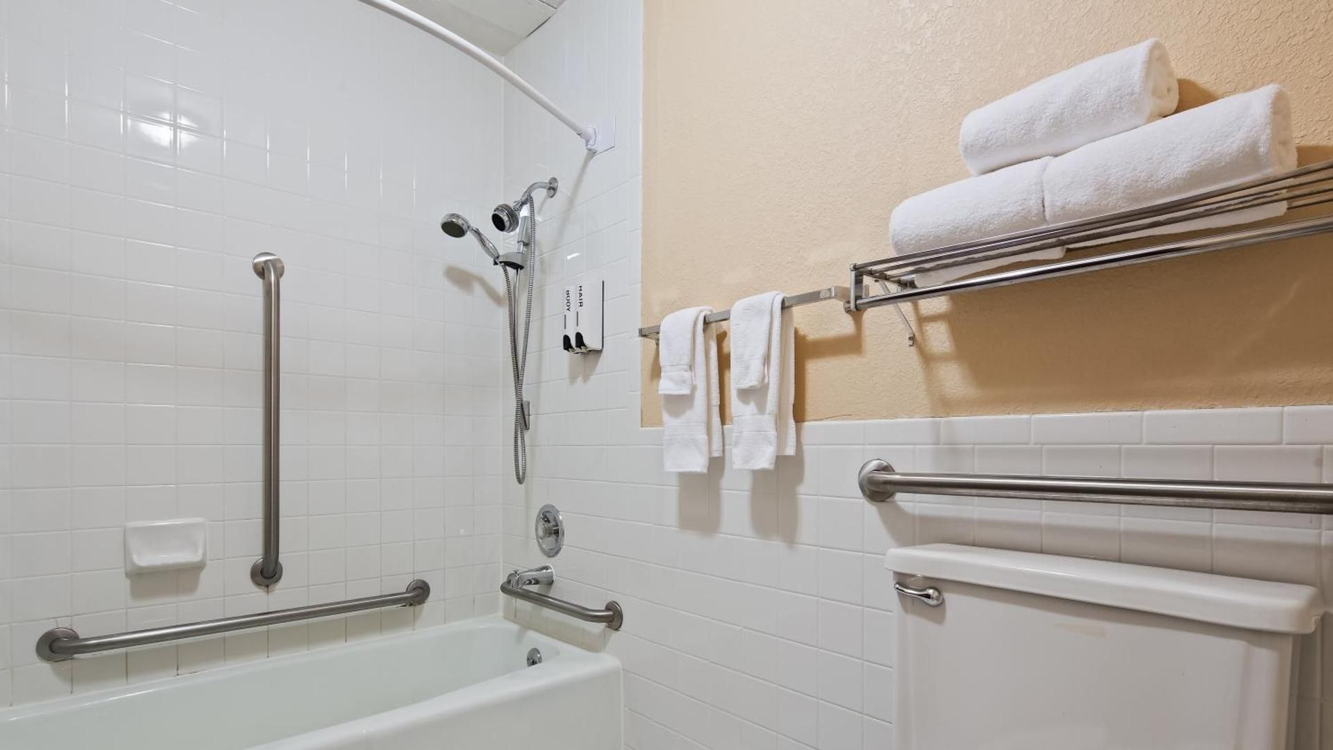 1 Queen Bed, Mobility Accessible Room, Bathtub w/ Grab Bars, Non-Smoking