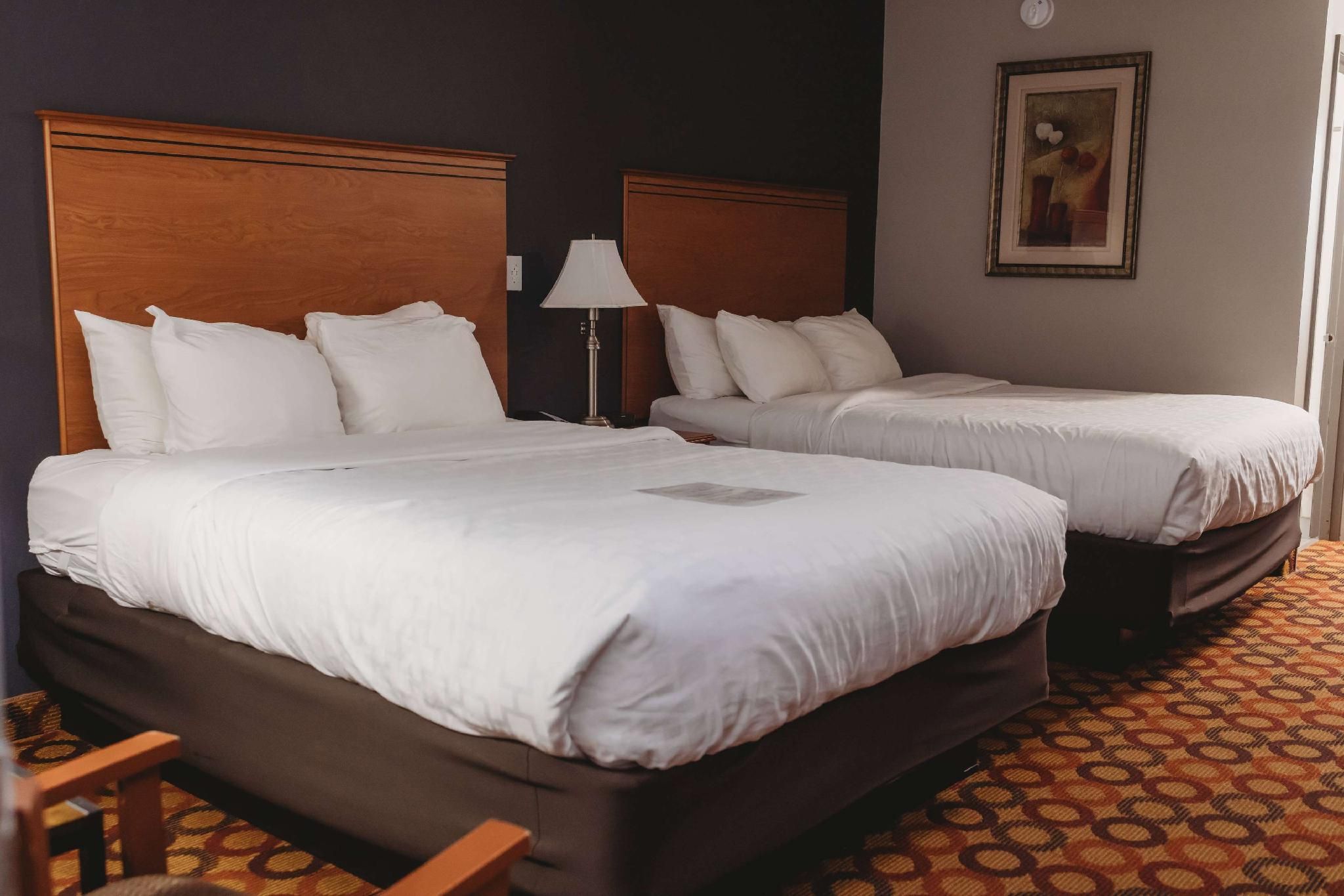 2 Queen Beds, Pool View, Non-Smoking