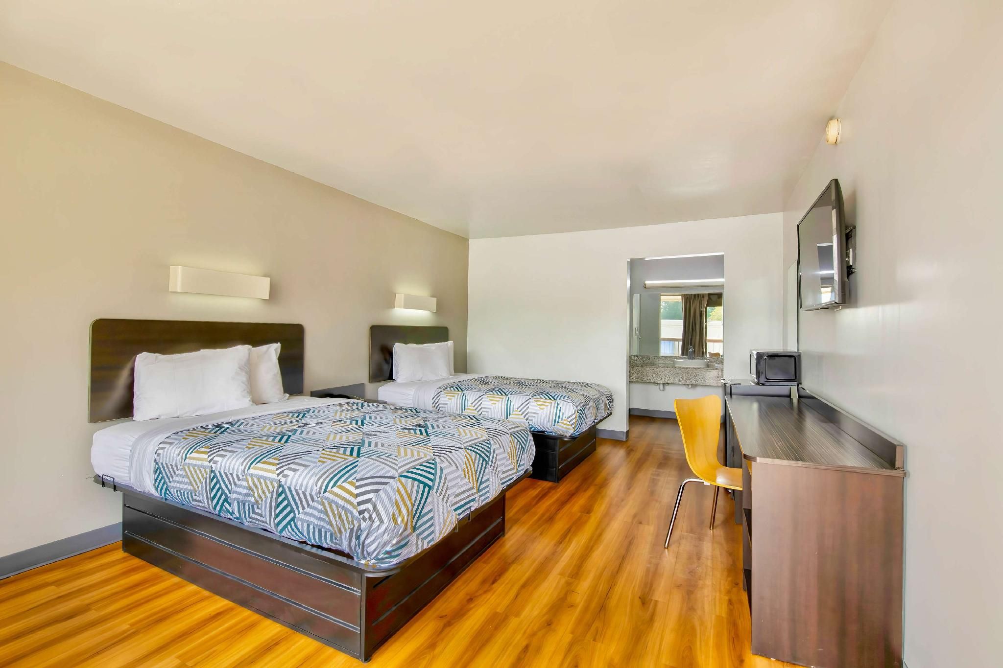 2 Full Beds Accessible with Kitchenette Non-Smoking