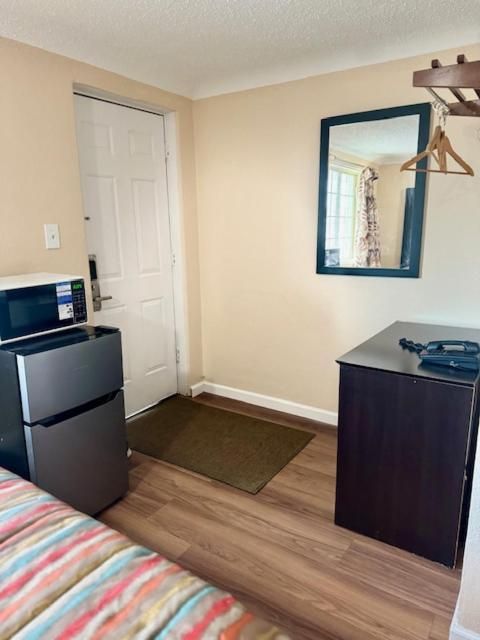 Gratiot View Motel Double Room 3