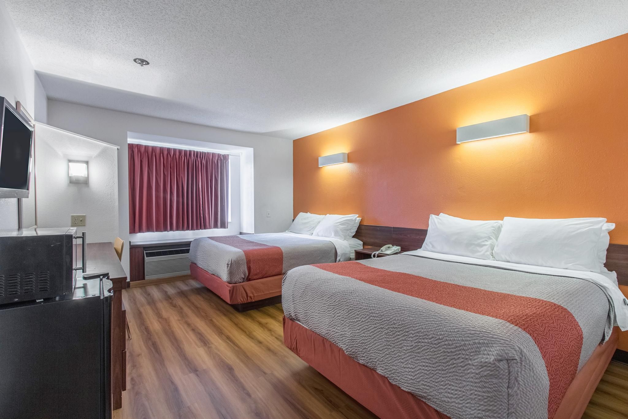 Motel 6 Streetsboro, OH 2 Queen Beds | Non-Smoking