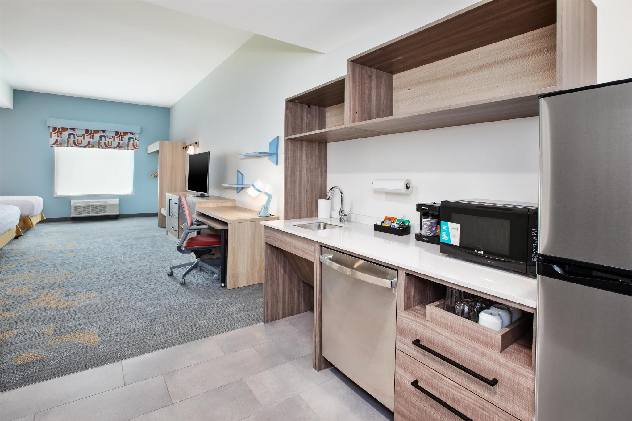 2 Qn Mobilty/Hearing Access Ri Shwr Studio Ste