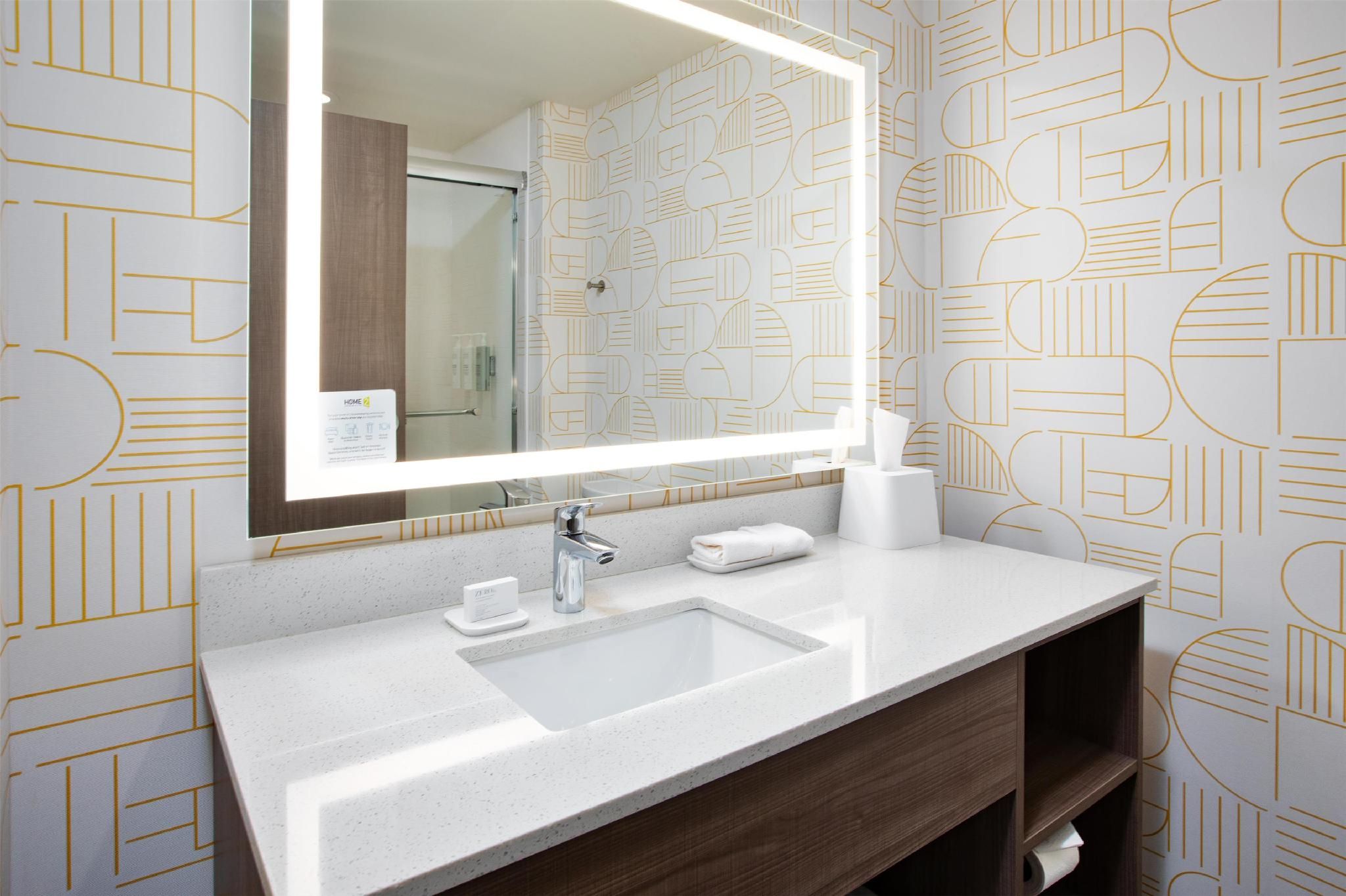 1 King Hearing Accessible Studio Suite