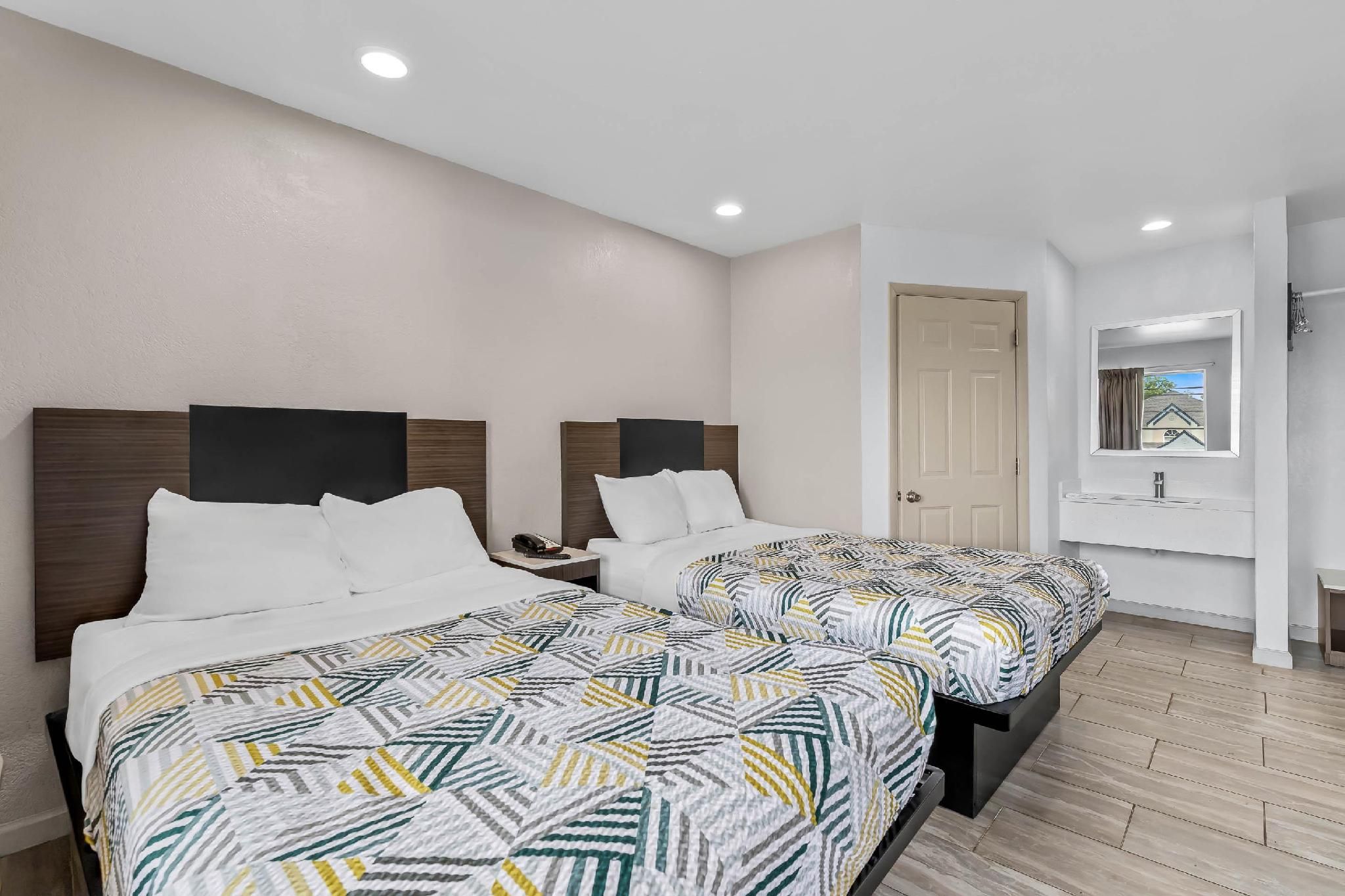 2 Full Beds | Non-smoking