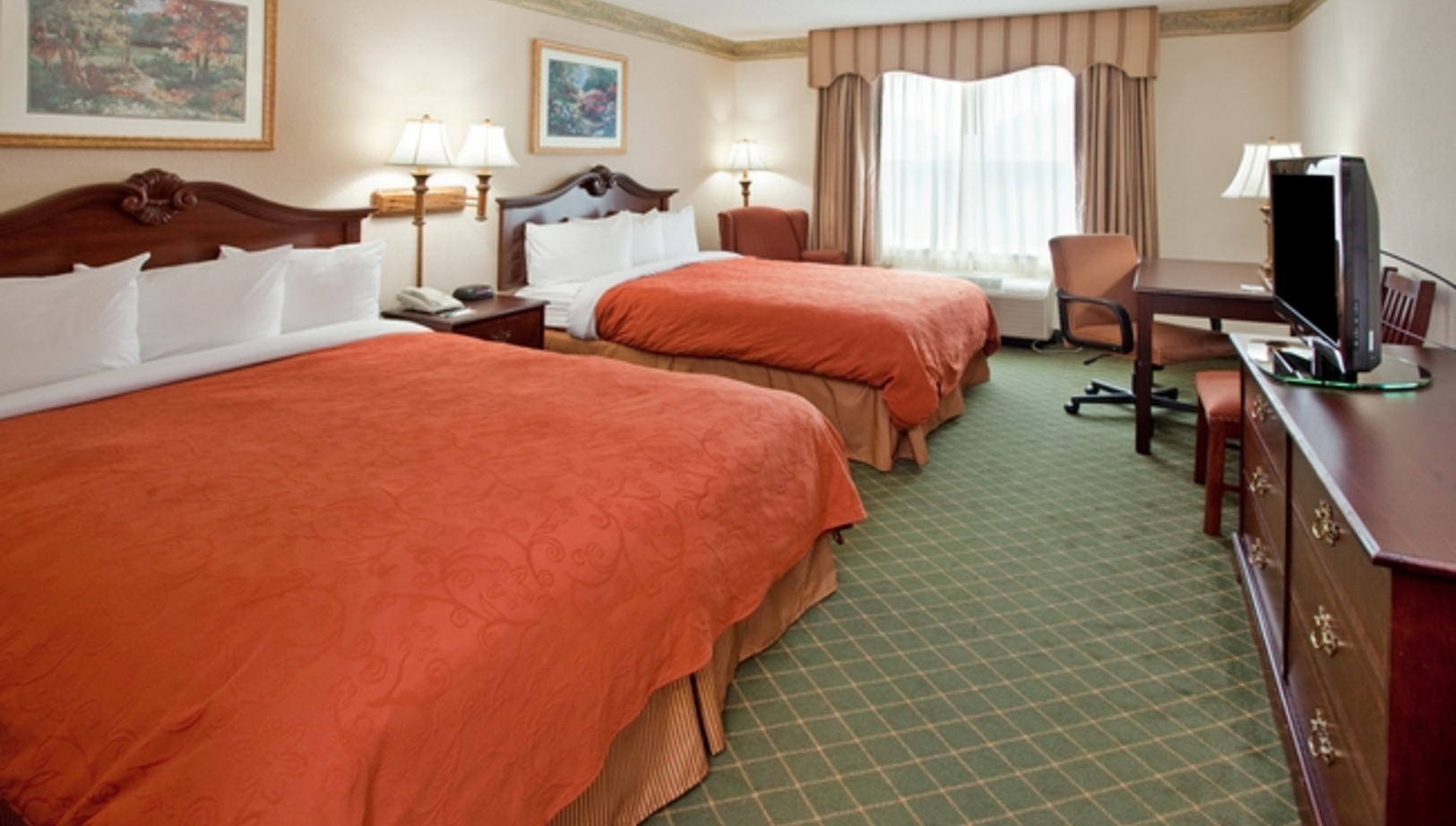 Spark by Hilton Summerville One-Bedroom Queen Suite - Non-Smoking