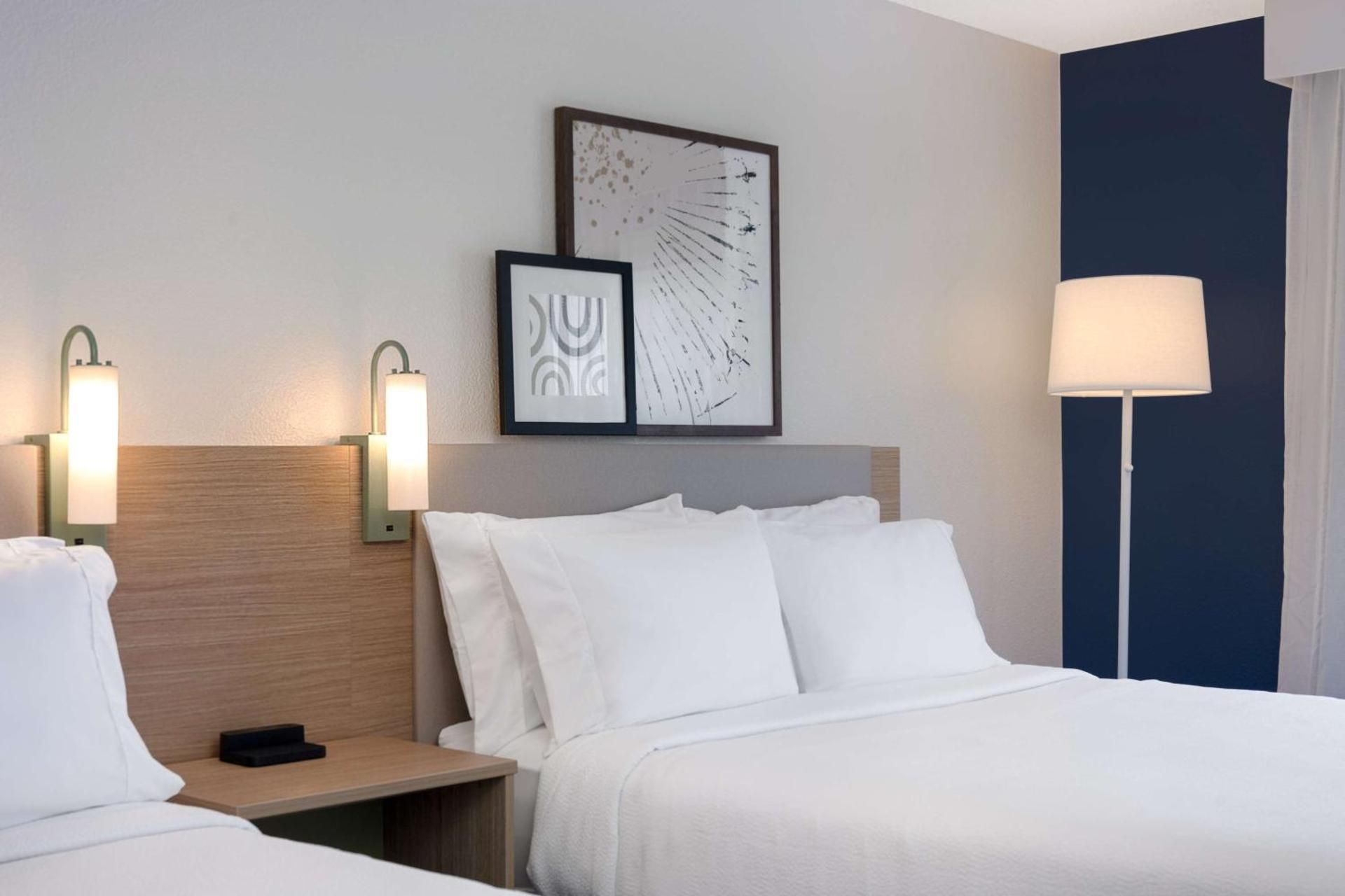 Queen Room with Two Queen Beds and Accessible Tub - Mobility and Hearing Access