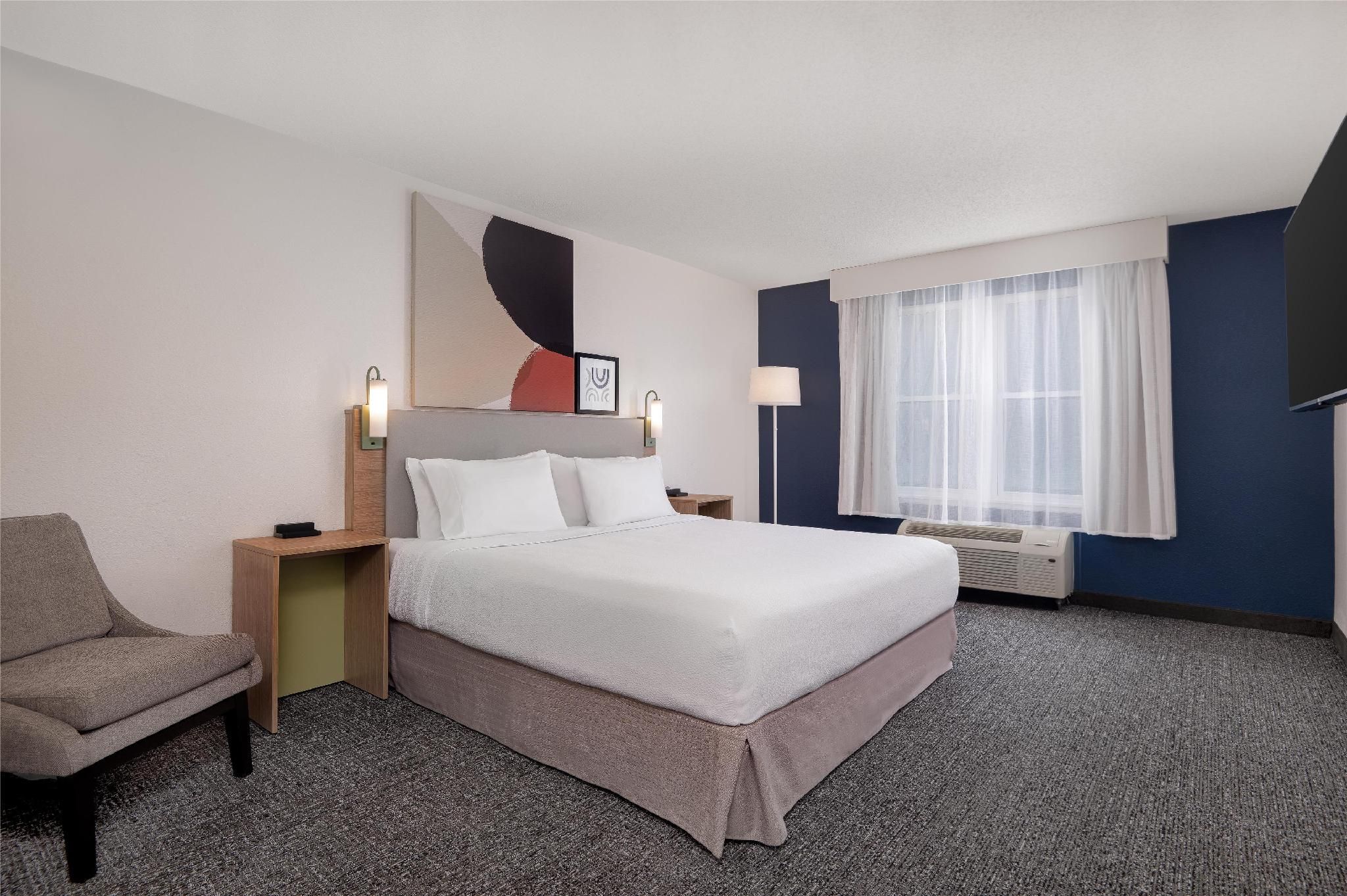 1 K Suite Mobility/hearing Accessible Bathtub