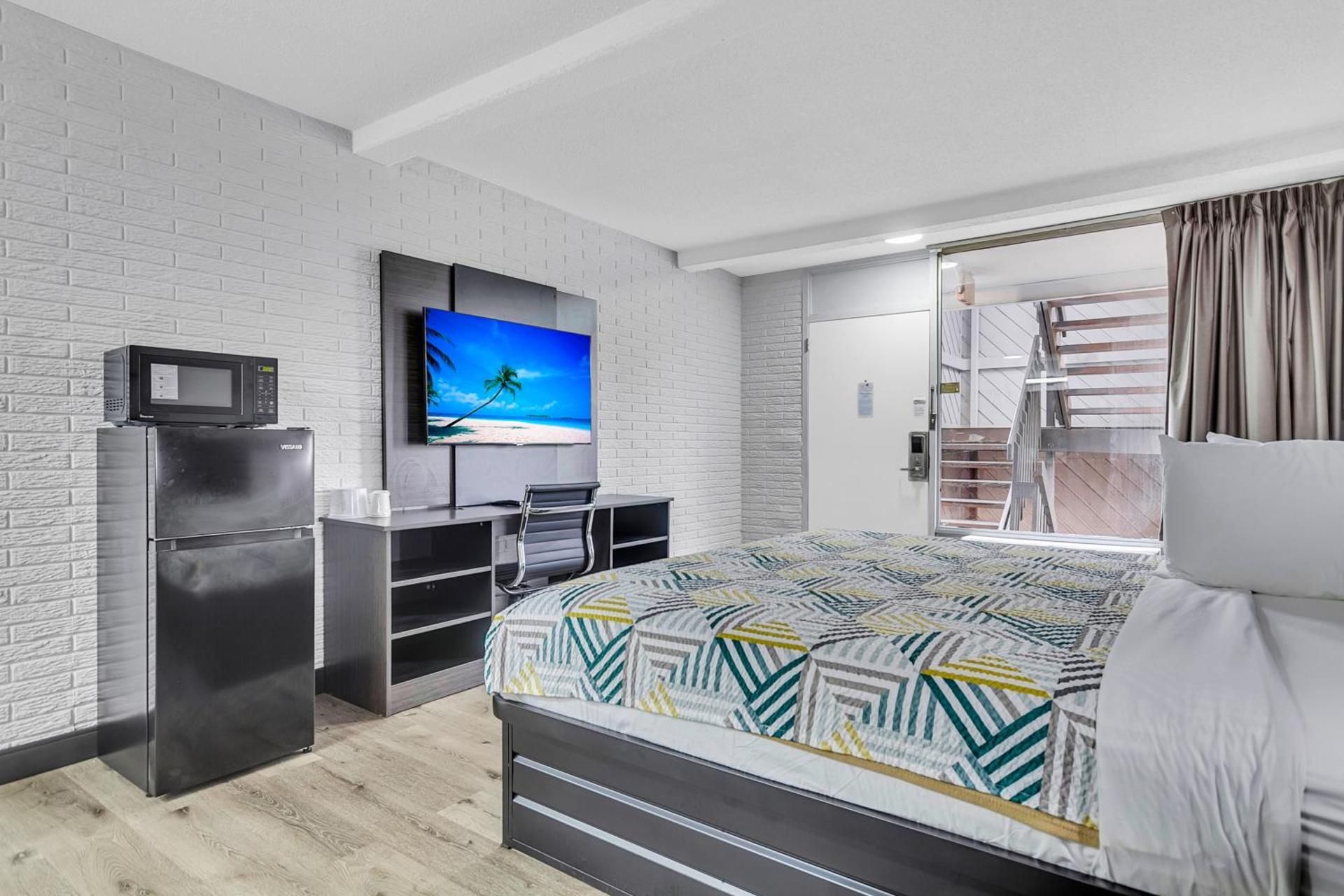 Standard Double Room with Two Double Beds - Non-Smoking