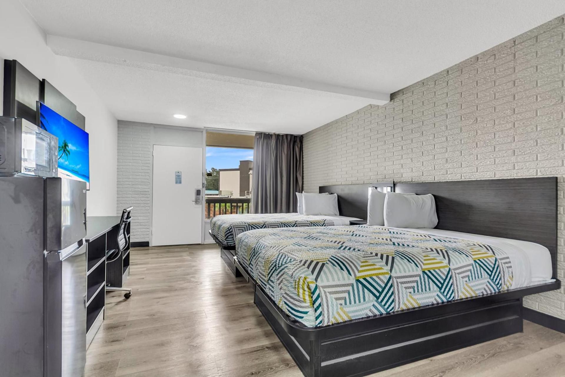 Double Room with Two Double Beds - Smoking