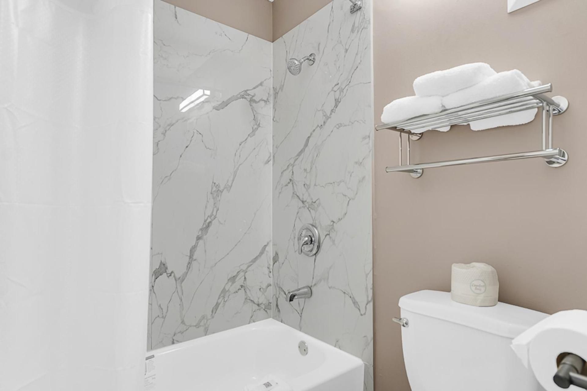 King Room with Roll-in Shower - Disability Access - Non-Smoking