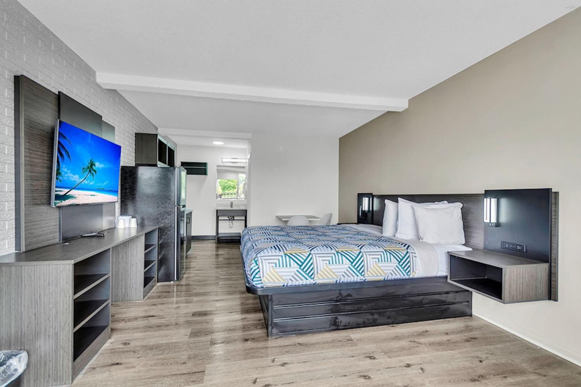 King Room - Non-Smoking