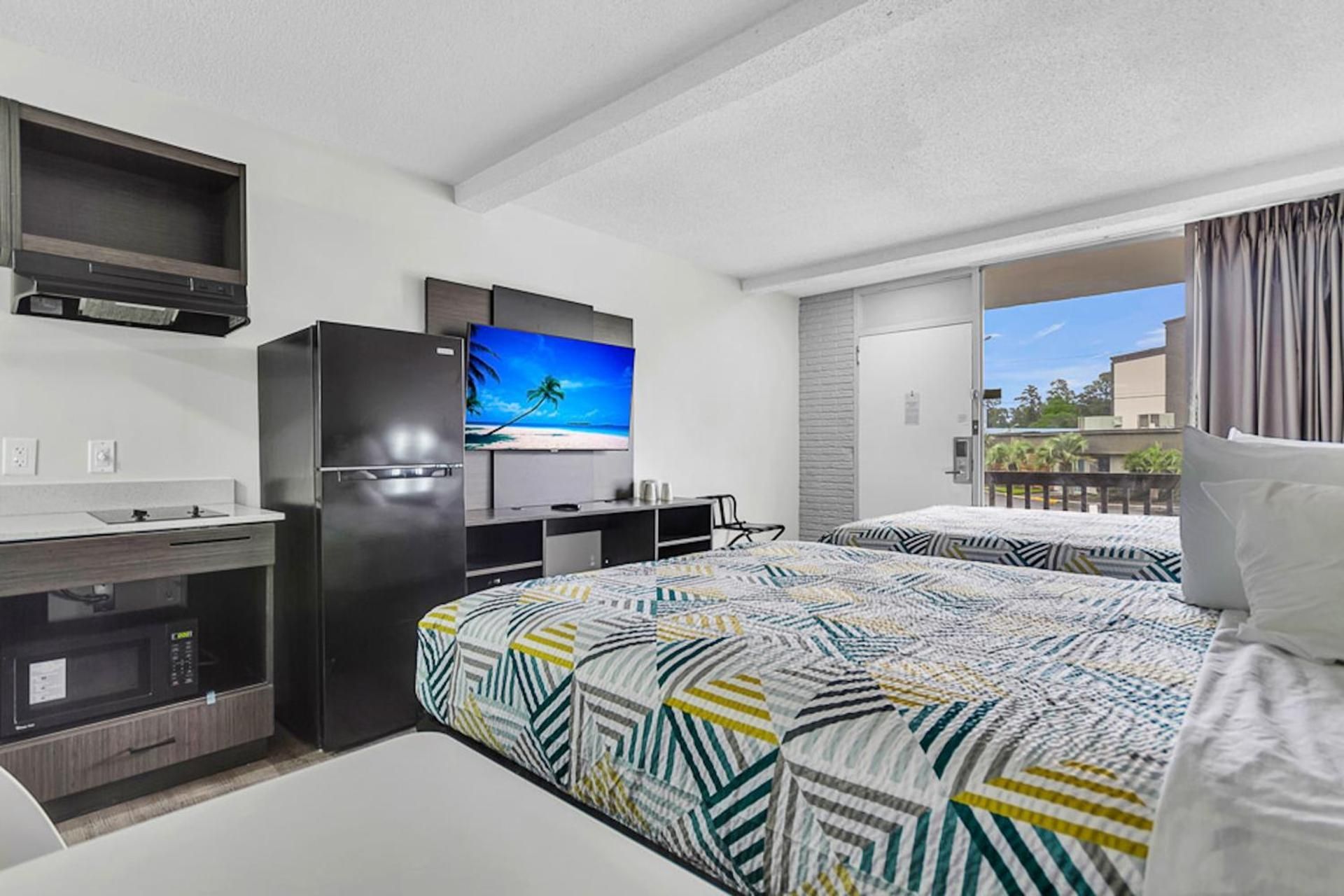 Queen Room with Two Queen Beds - Non-Smoking