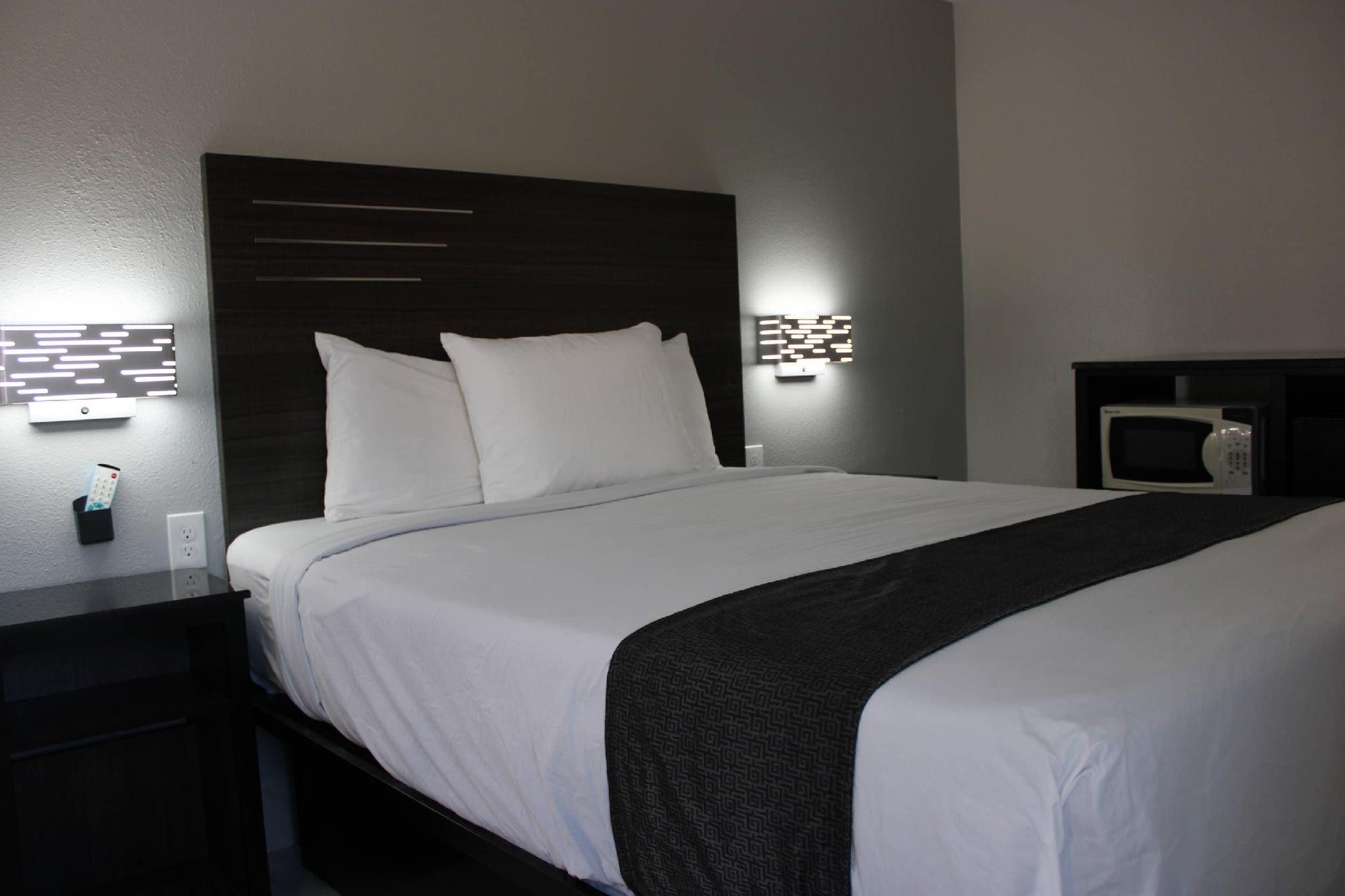 1 Queen Bed, Nonsmoking