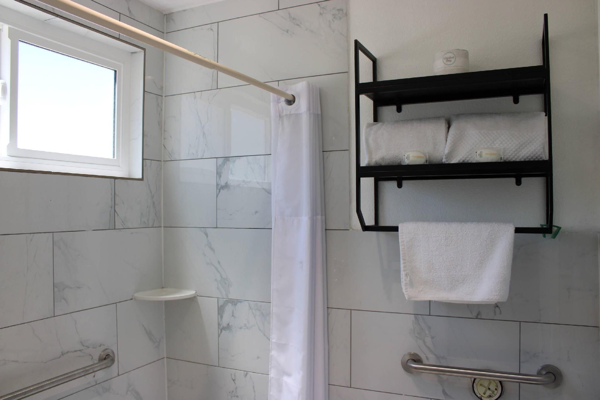 2 Queen Beds, Nonsmoking, Accessible