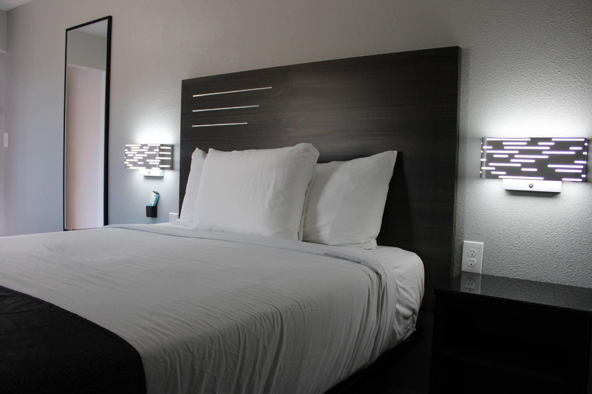 1 Queen Bed, Nonsmoking