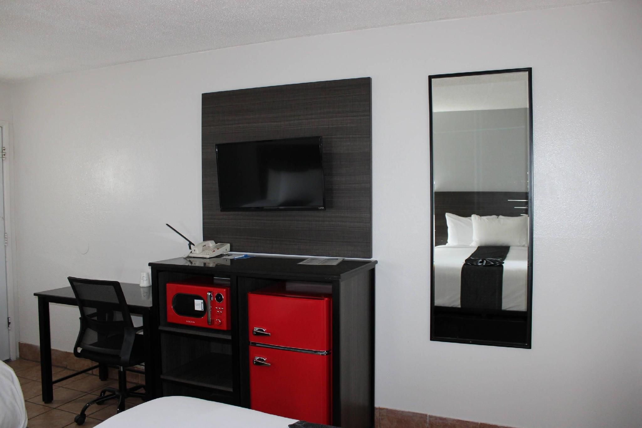 2 Queen Beds, Nonsmoking, Accessible
