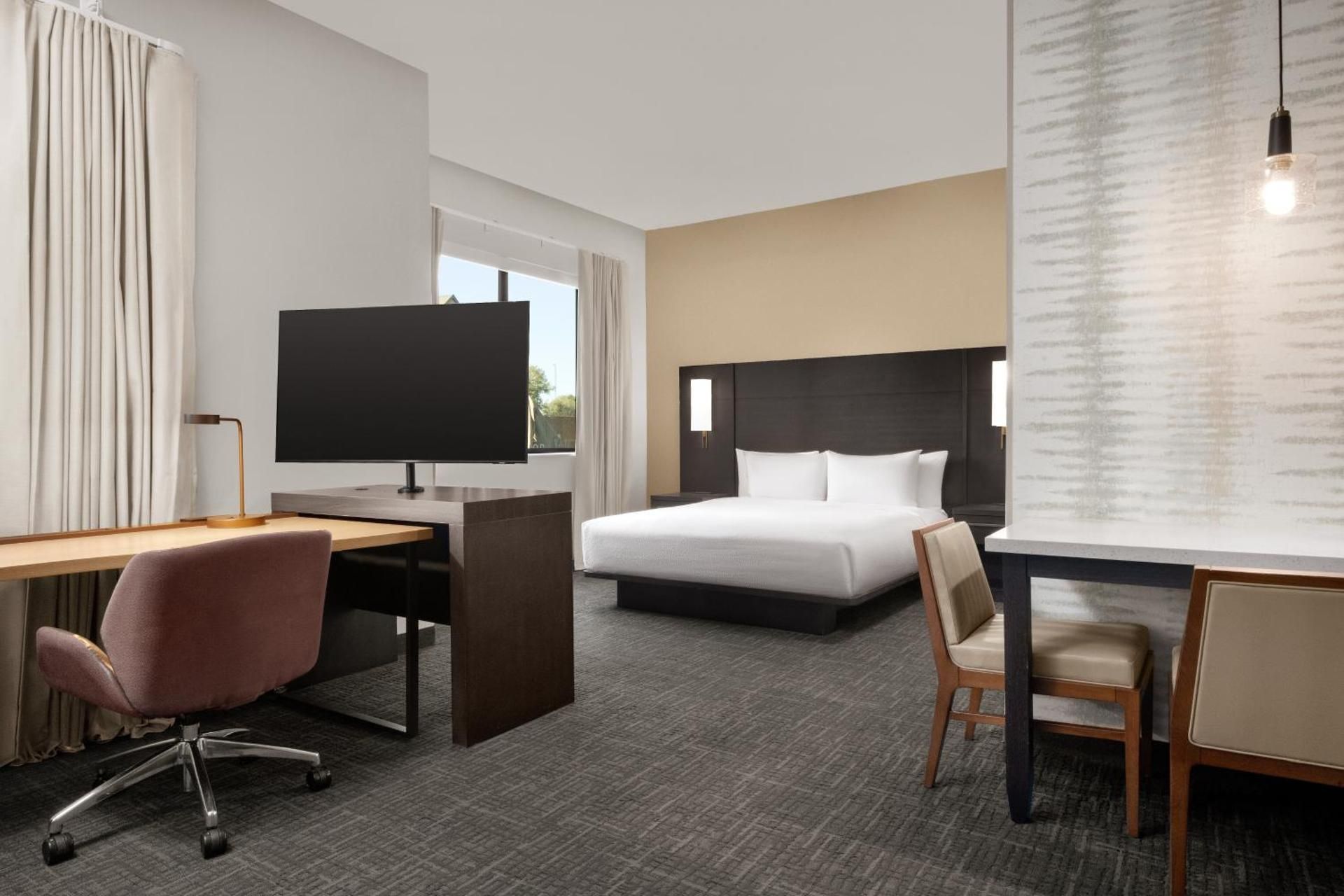 Residence Inn by Marriott Yuma King Studio Suite with Sofa Bed and Adapted Tub - Mobility and Hearing Accessible