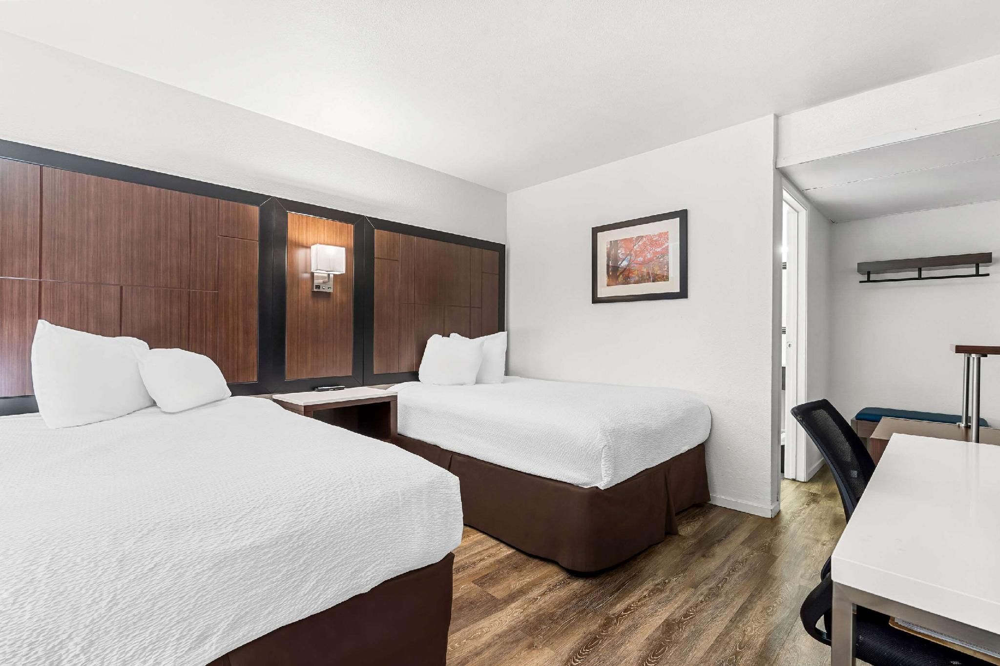 2 Double Beds, Nonsmoking, Accessible