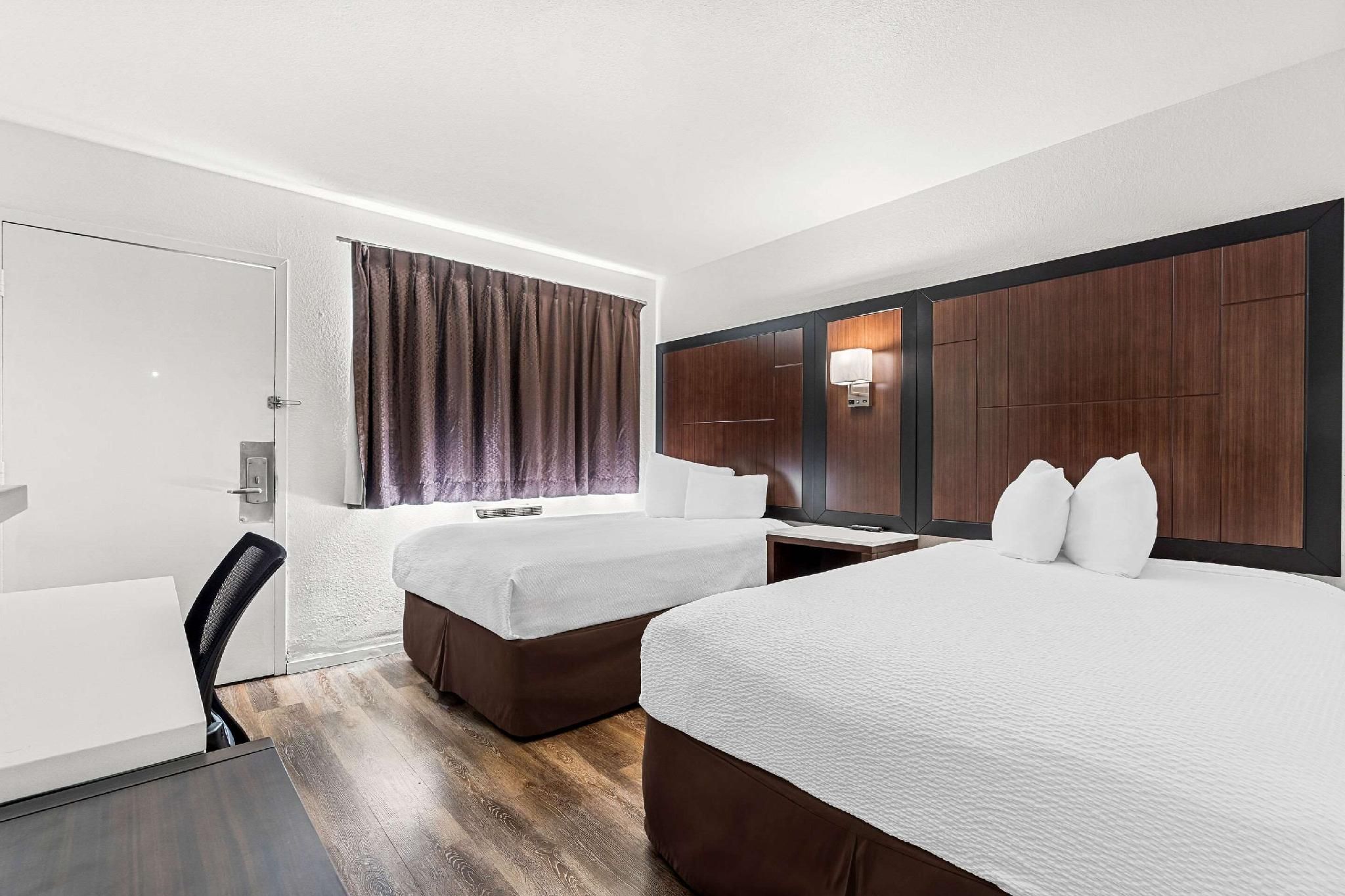 2 Double Beds, Nonsmoking, Accessible