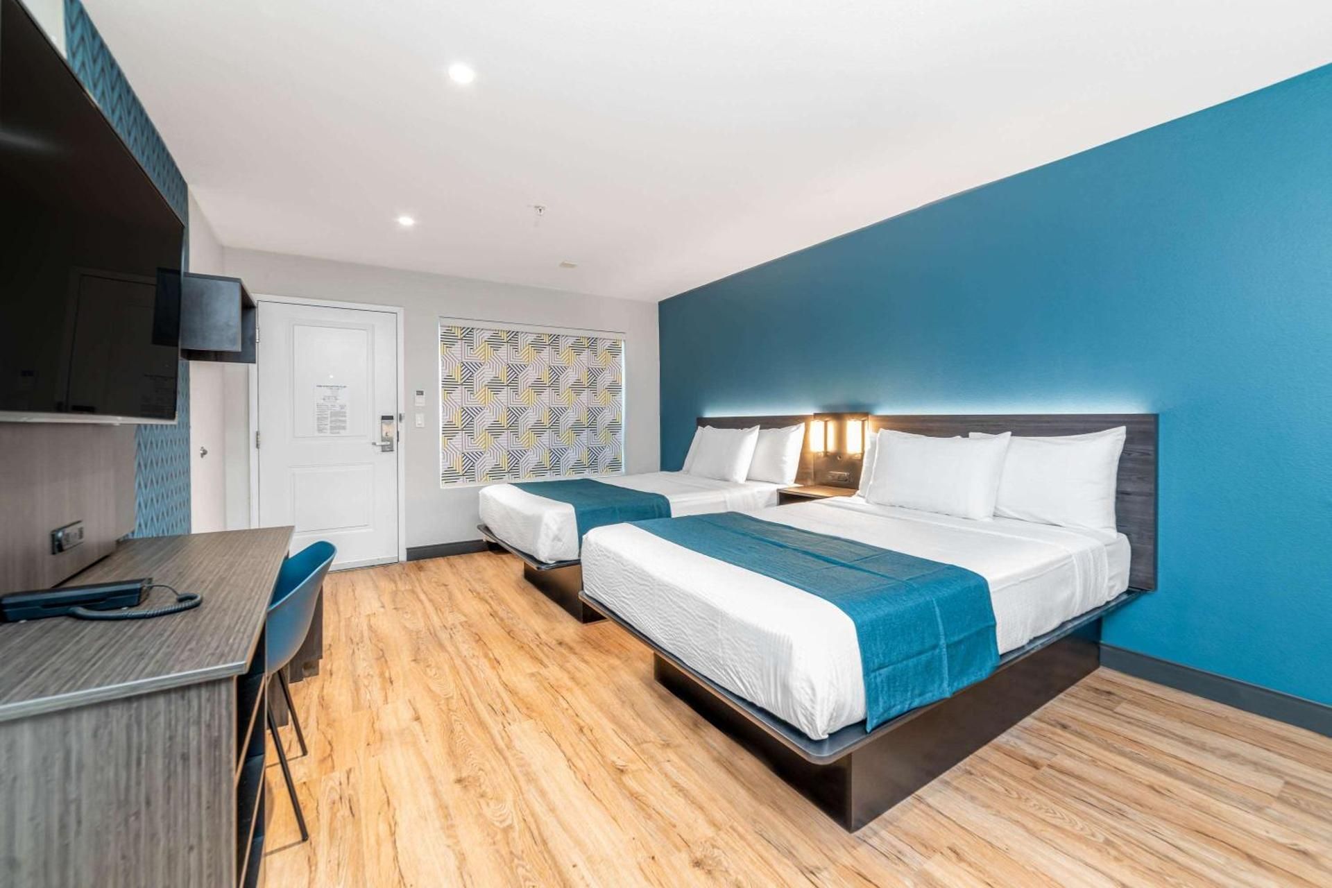 Deluxe Quadruple Room