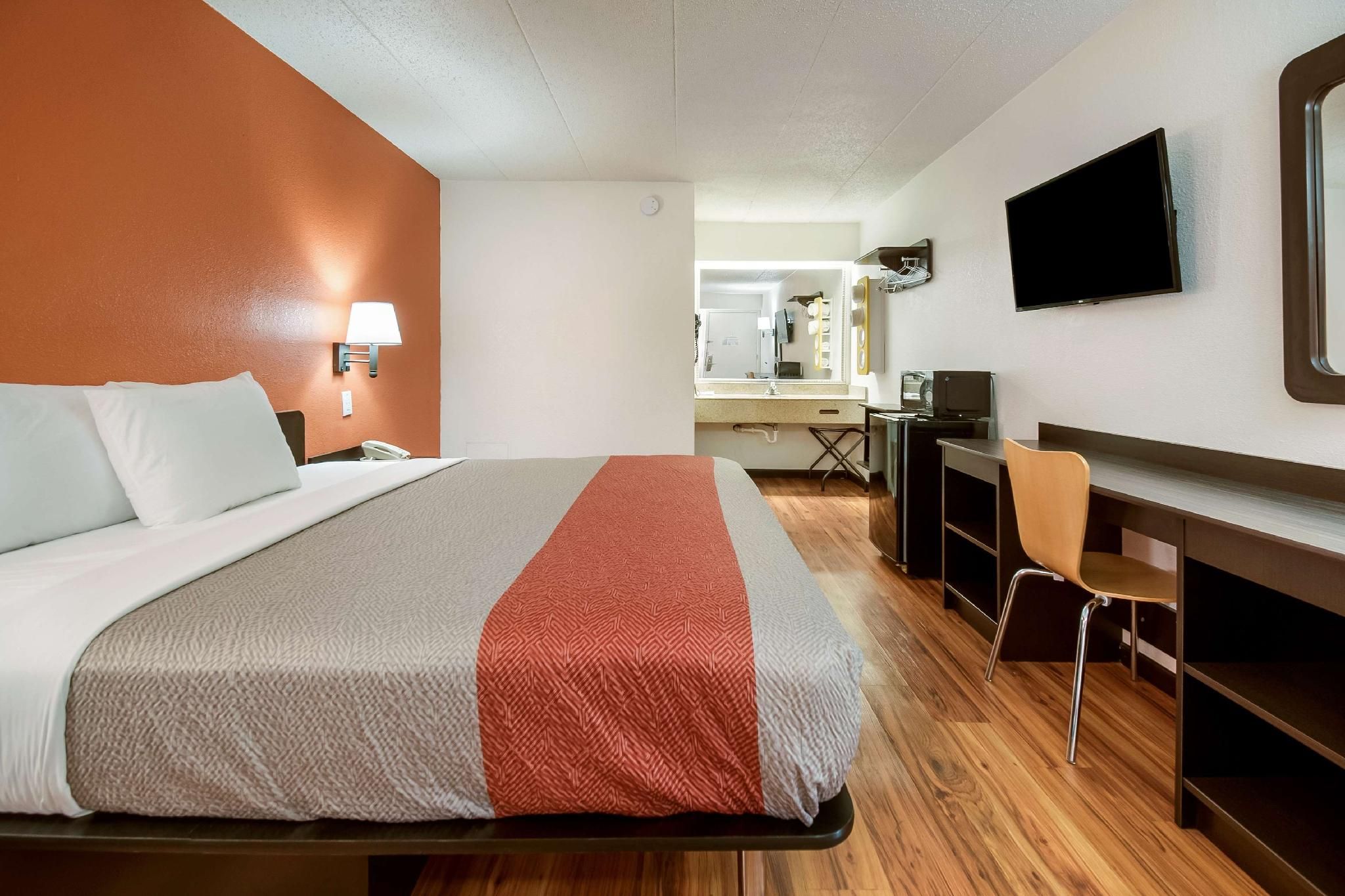 1 King Bed | Mobility Accessible Tub, Nsmk