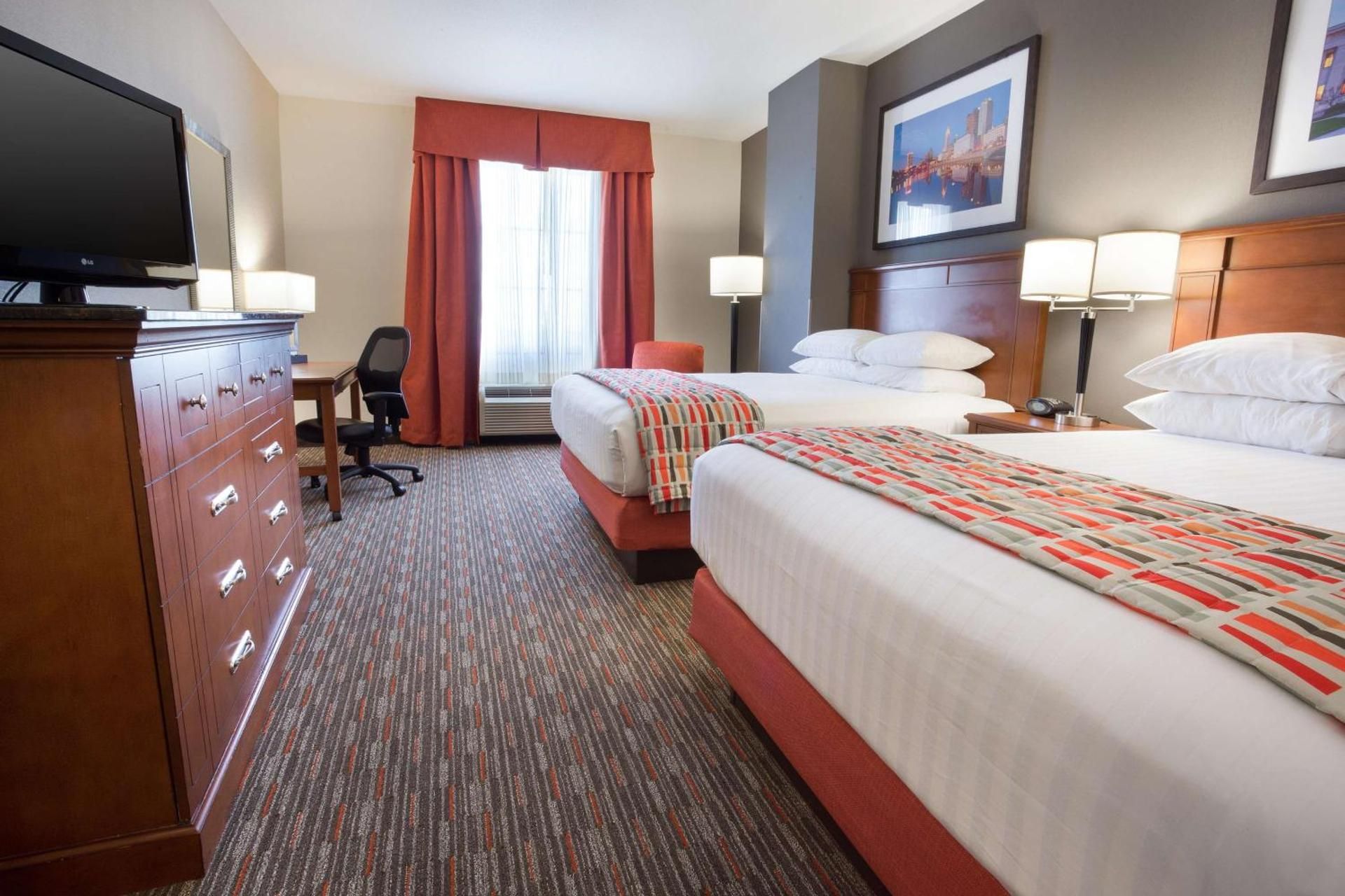 Upper Floor Deluxe Queen Room with Two Queen Beds - Accessible, Tub