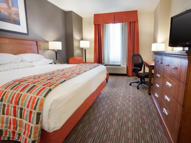 1 King Bed Suite, 2 Rooms with Sofa Sleeper