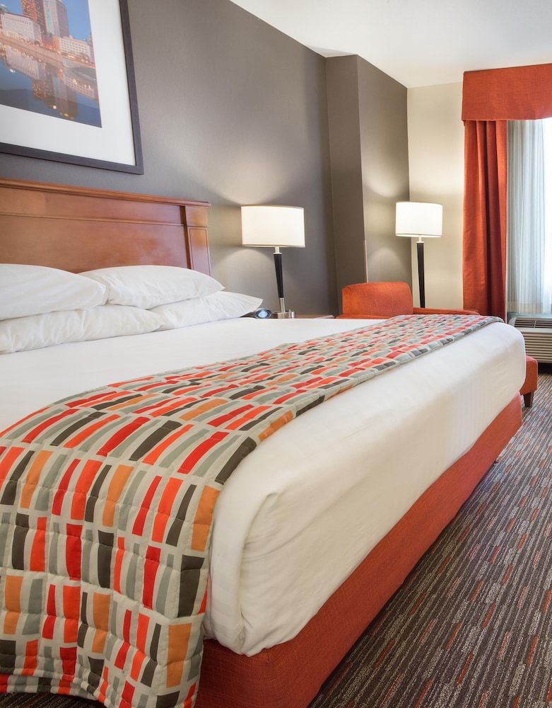 Suite, 1 King Bed with Sofa bed (Sofa Sleeper, 2 Rooms)