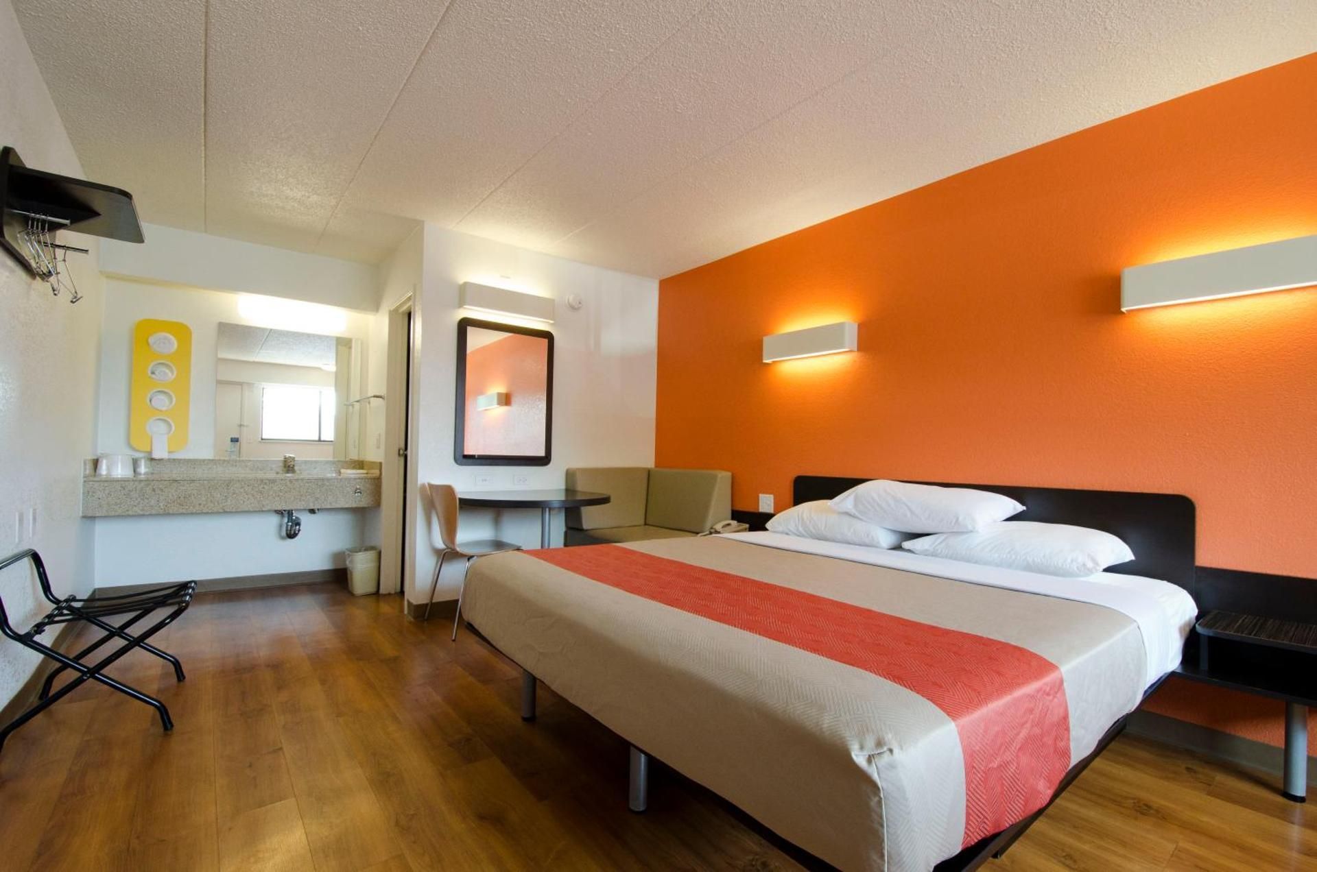 King Room - Non-Smoking