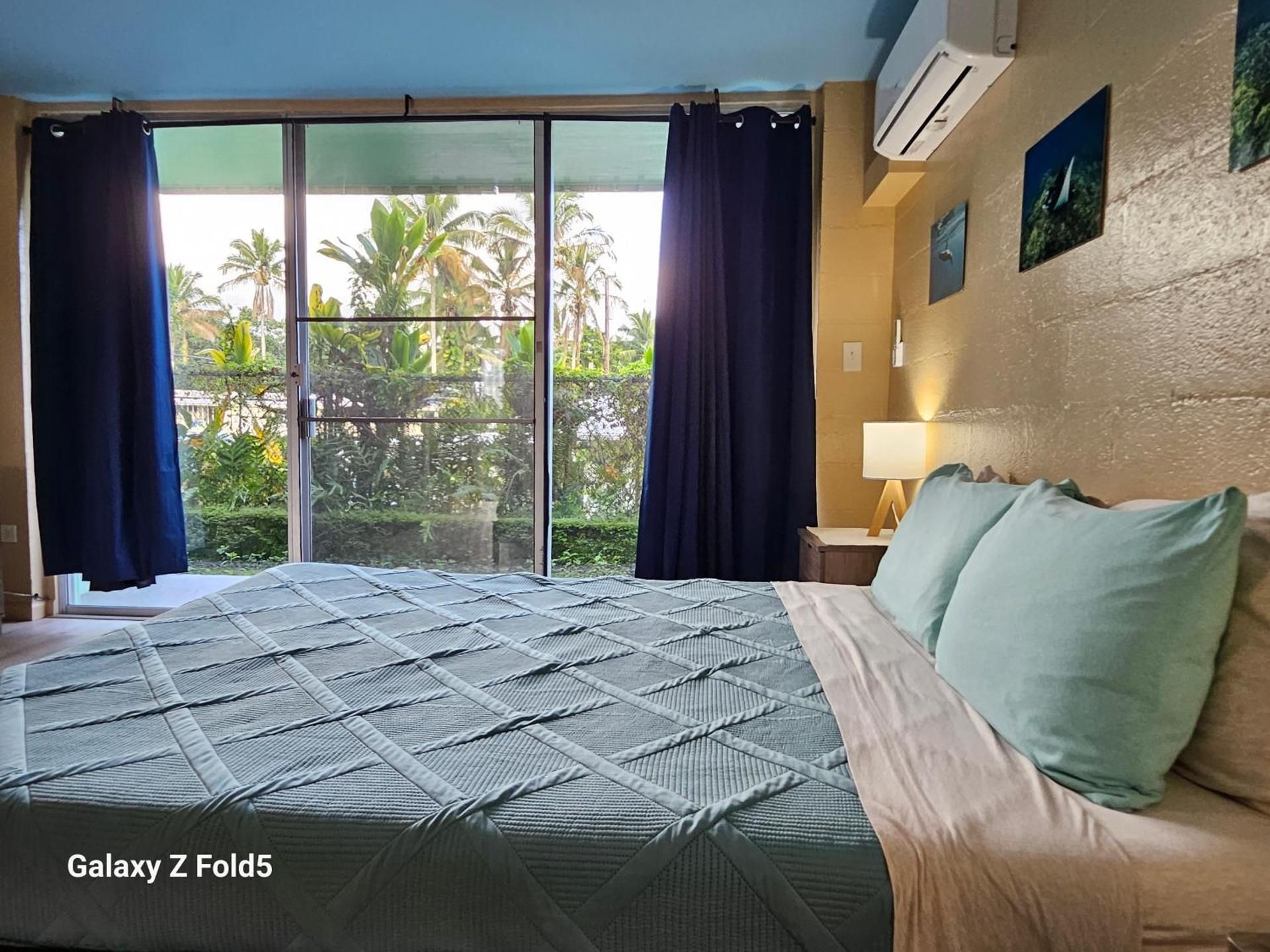 Studio Apartment with Queen Bed