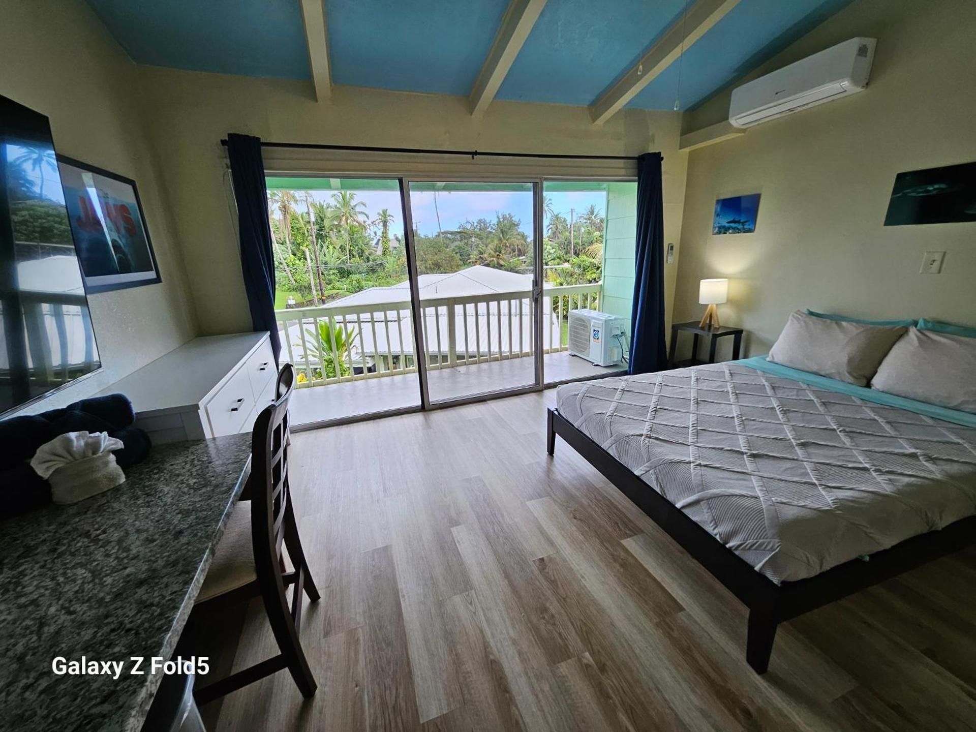 Studio Apartment with Balcony