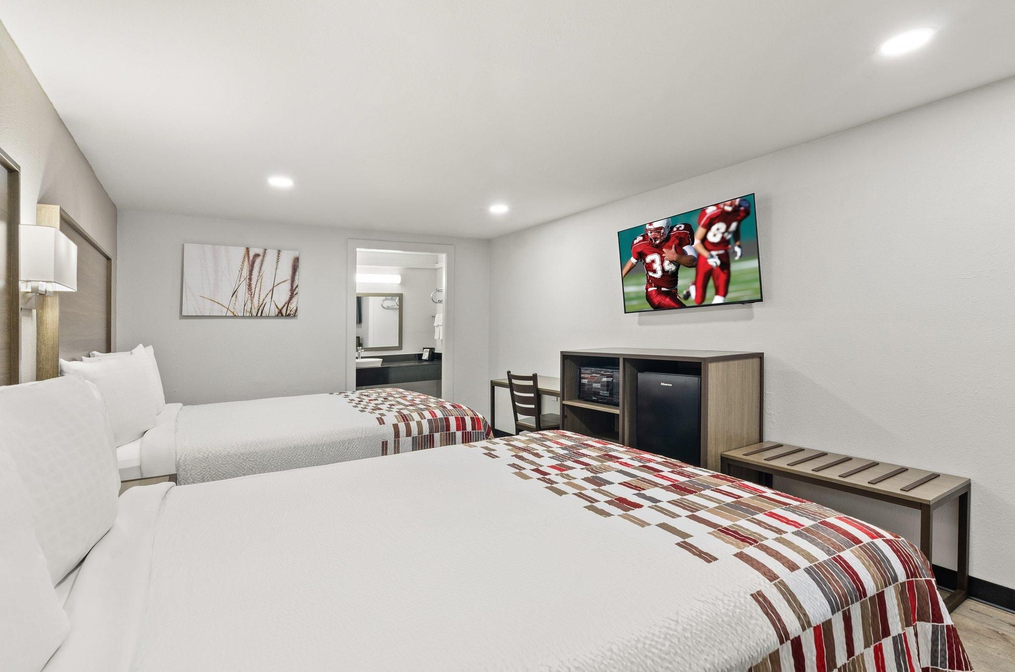 Deluxe 2 Queen Beds Smoking