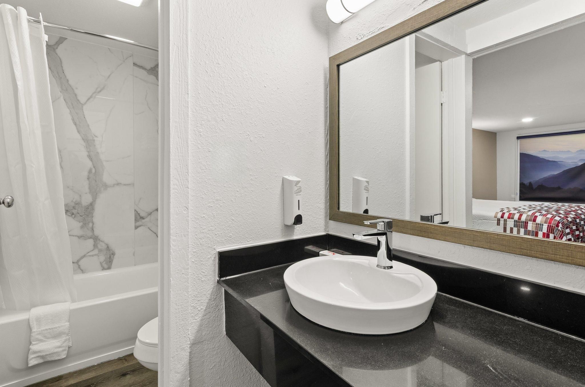 Deluxe 2 Queen Beds Smoking