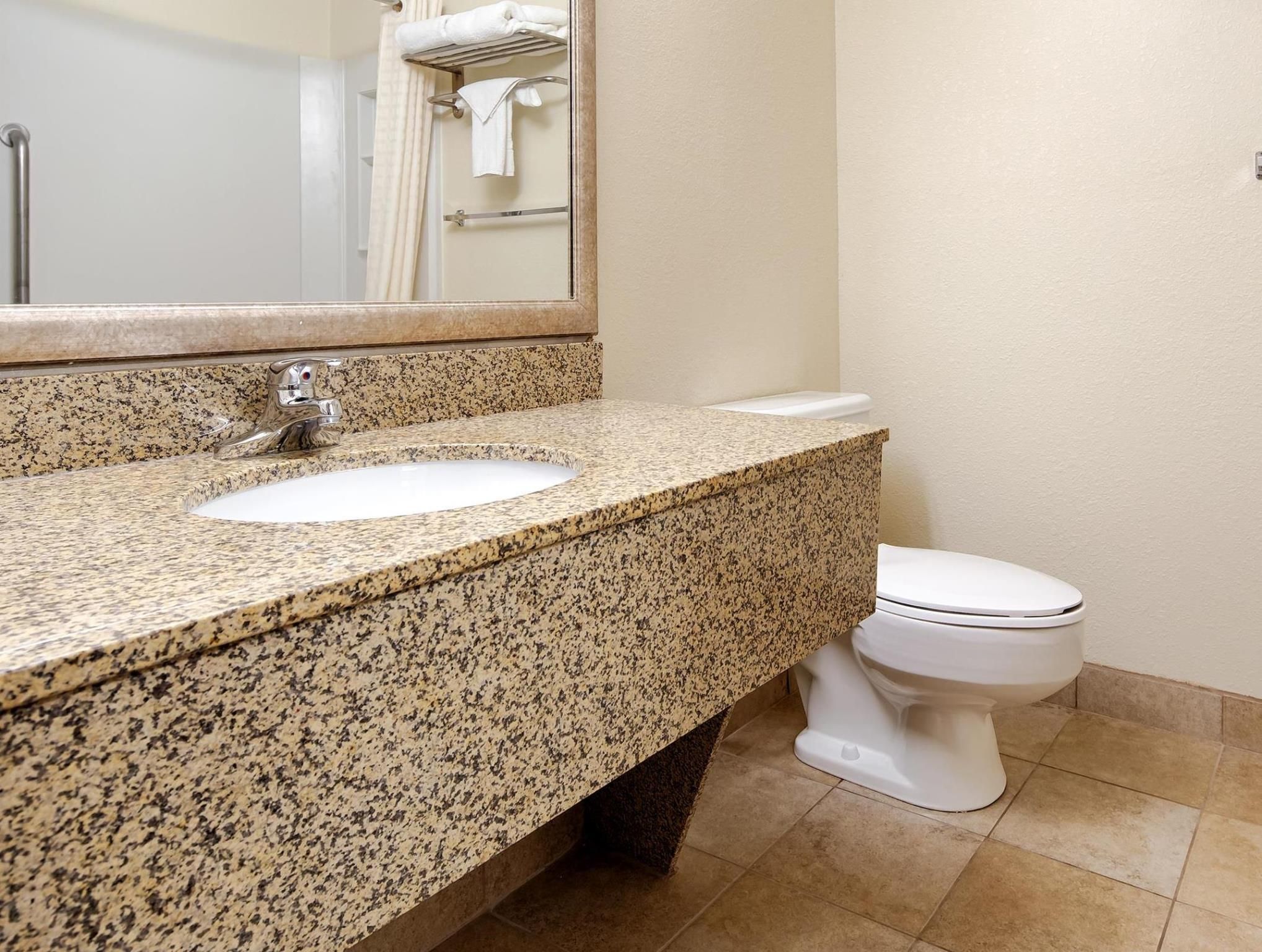 Deluxe Inn Wytheville Double Bed 3