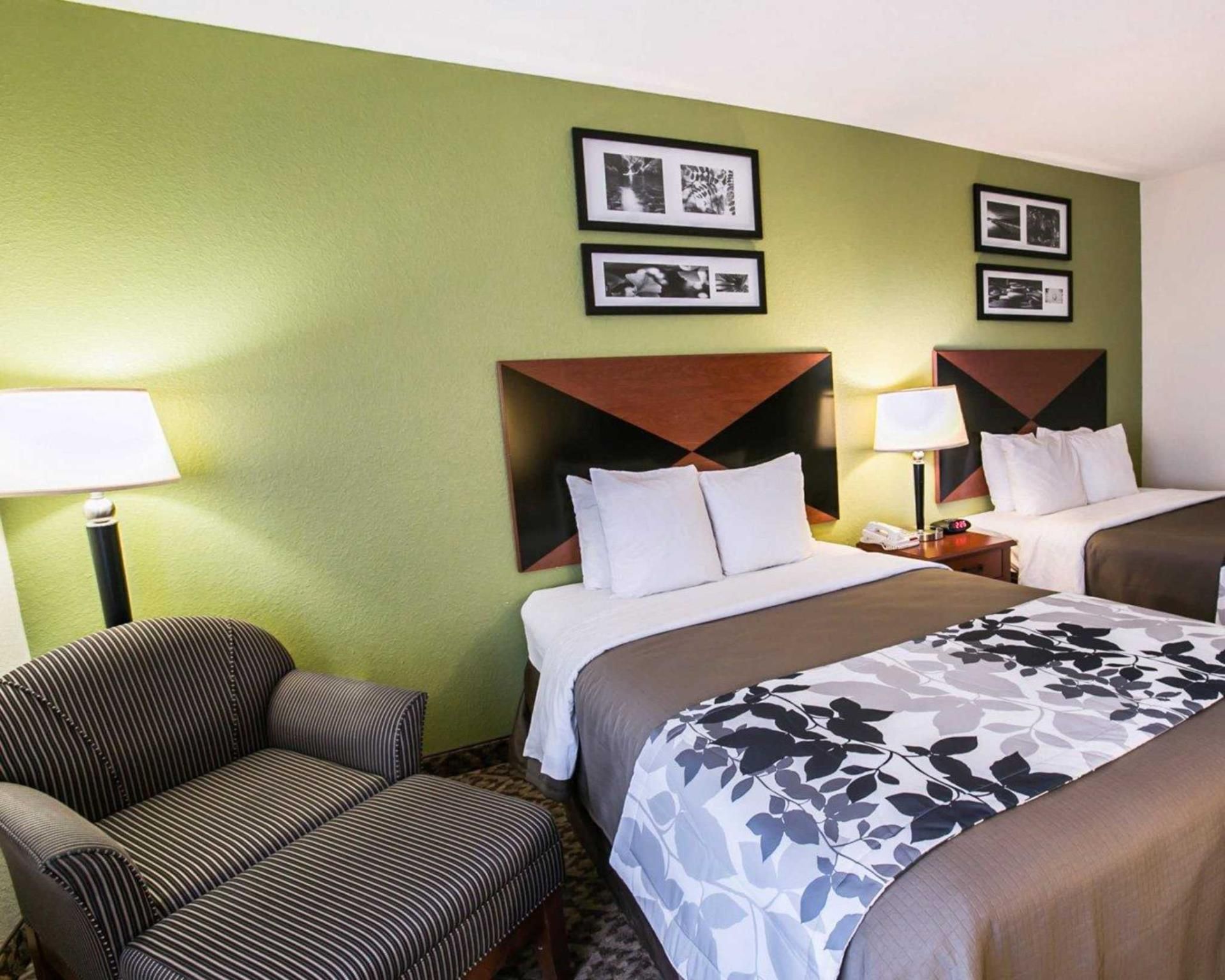 Double with 2 Double Beds - Non-Smoking