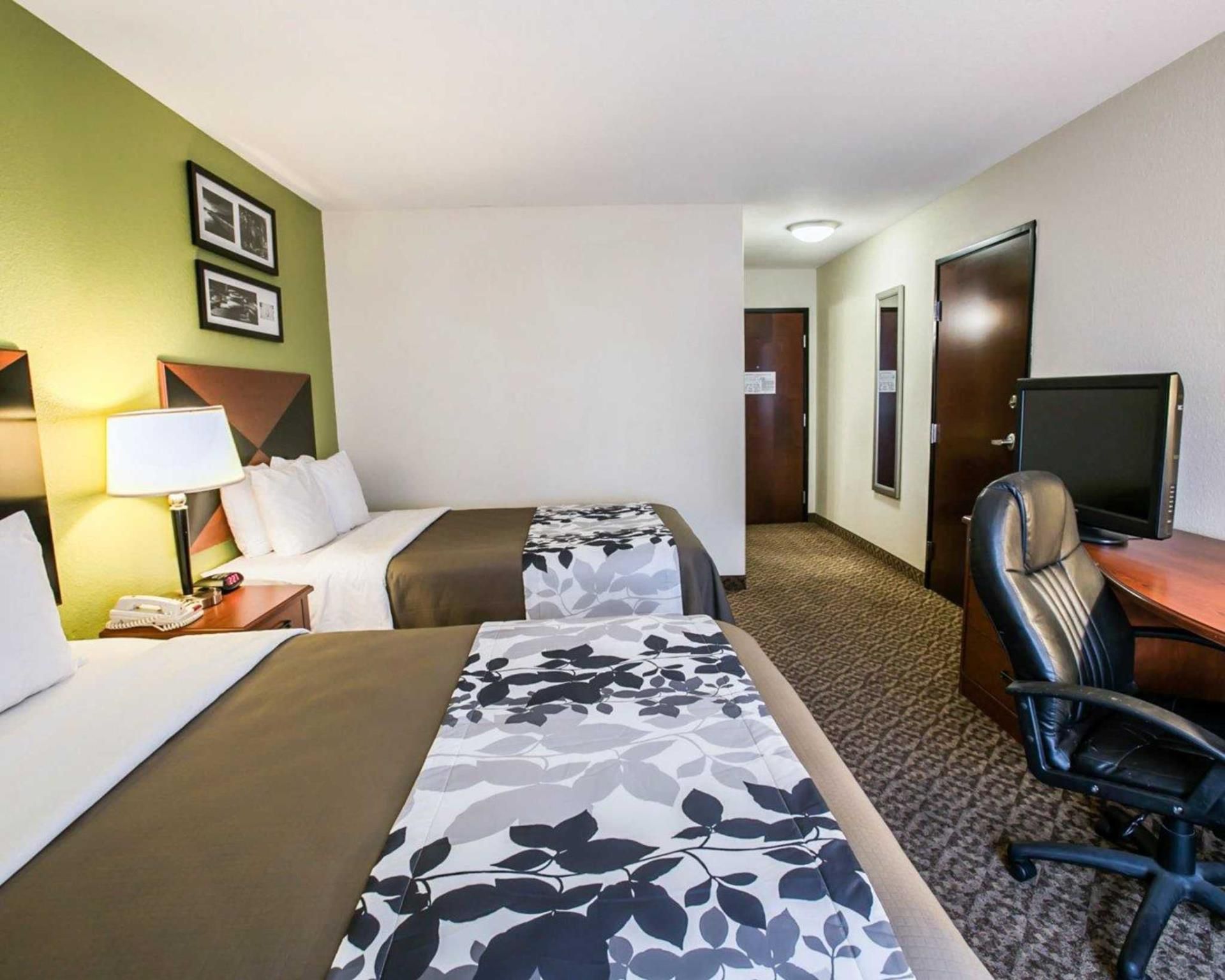 Double with 2 Double Beds - Smoking