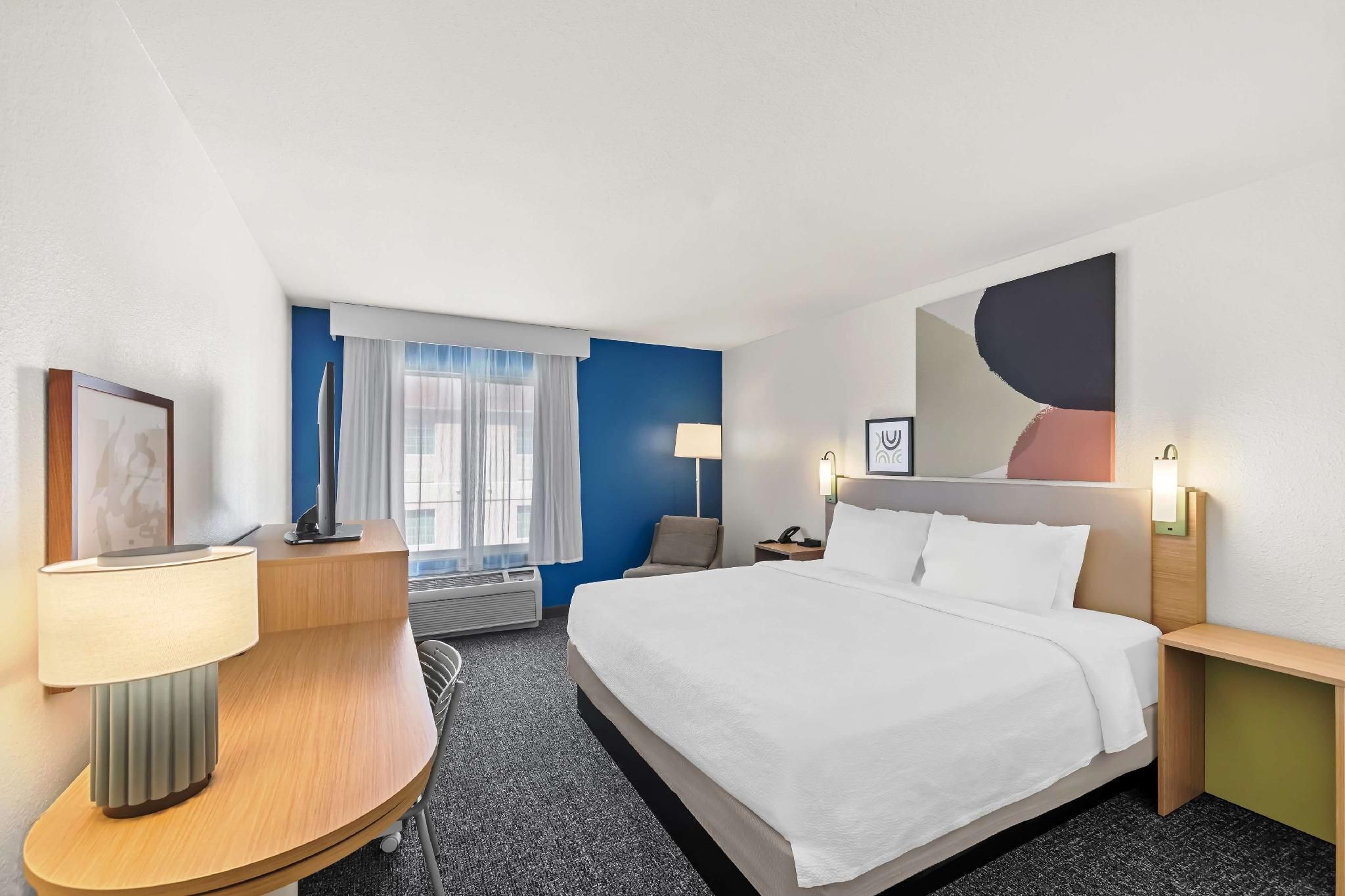 1 King Bed 