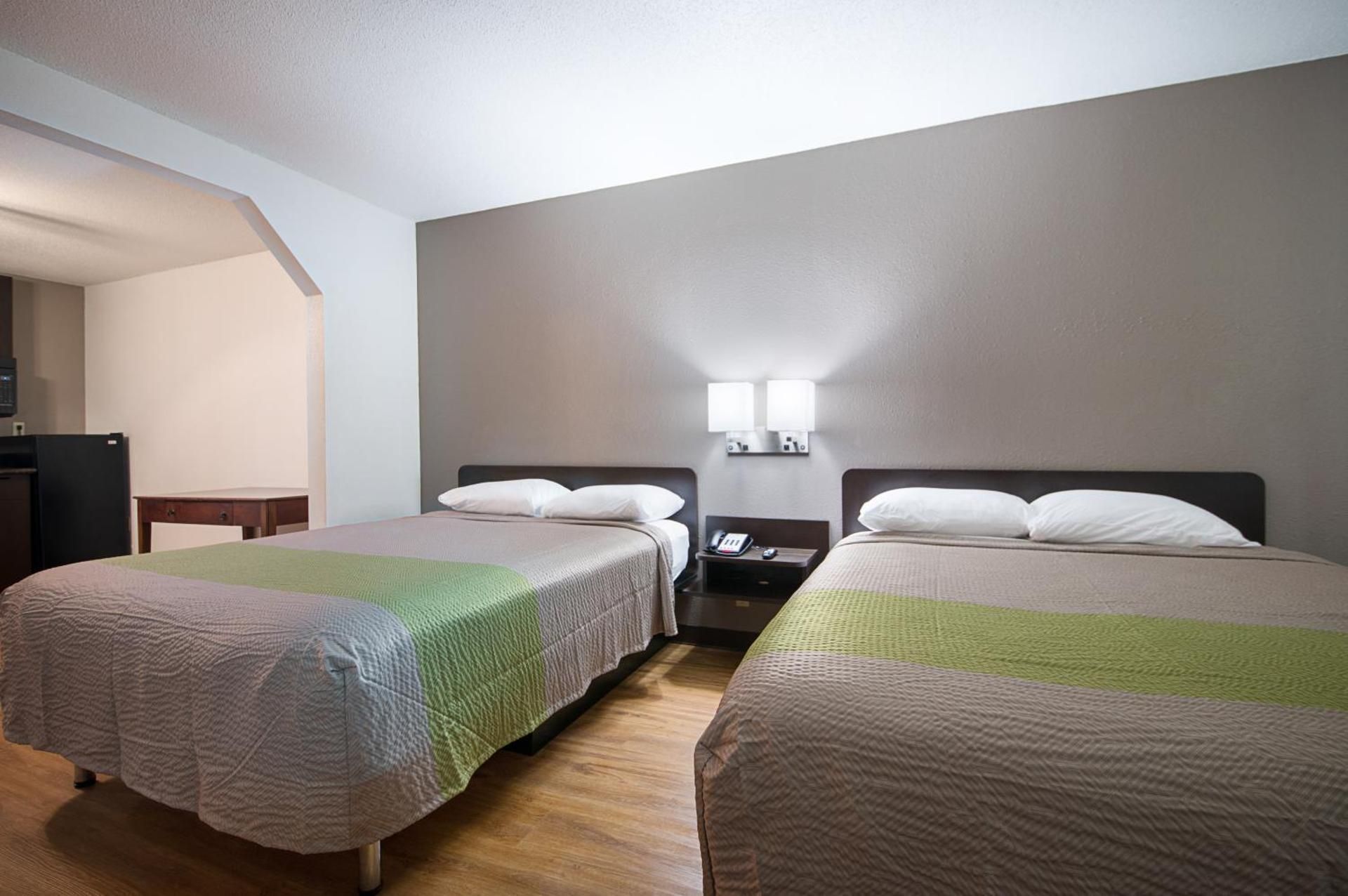 Queen Room with Two Queen Beds - Smoking