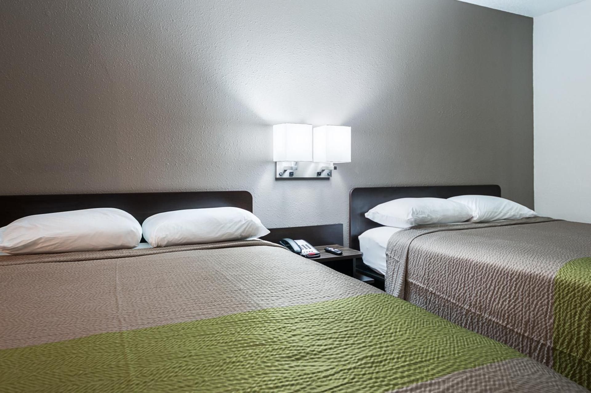 Queen Room with Two Queen Beds - Smoking