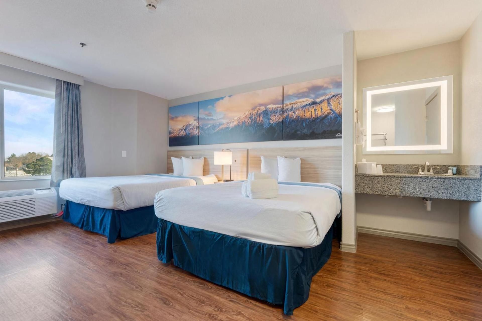 Queen Room with Two Queen Beds - Non-Smoking