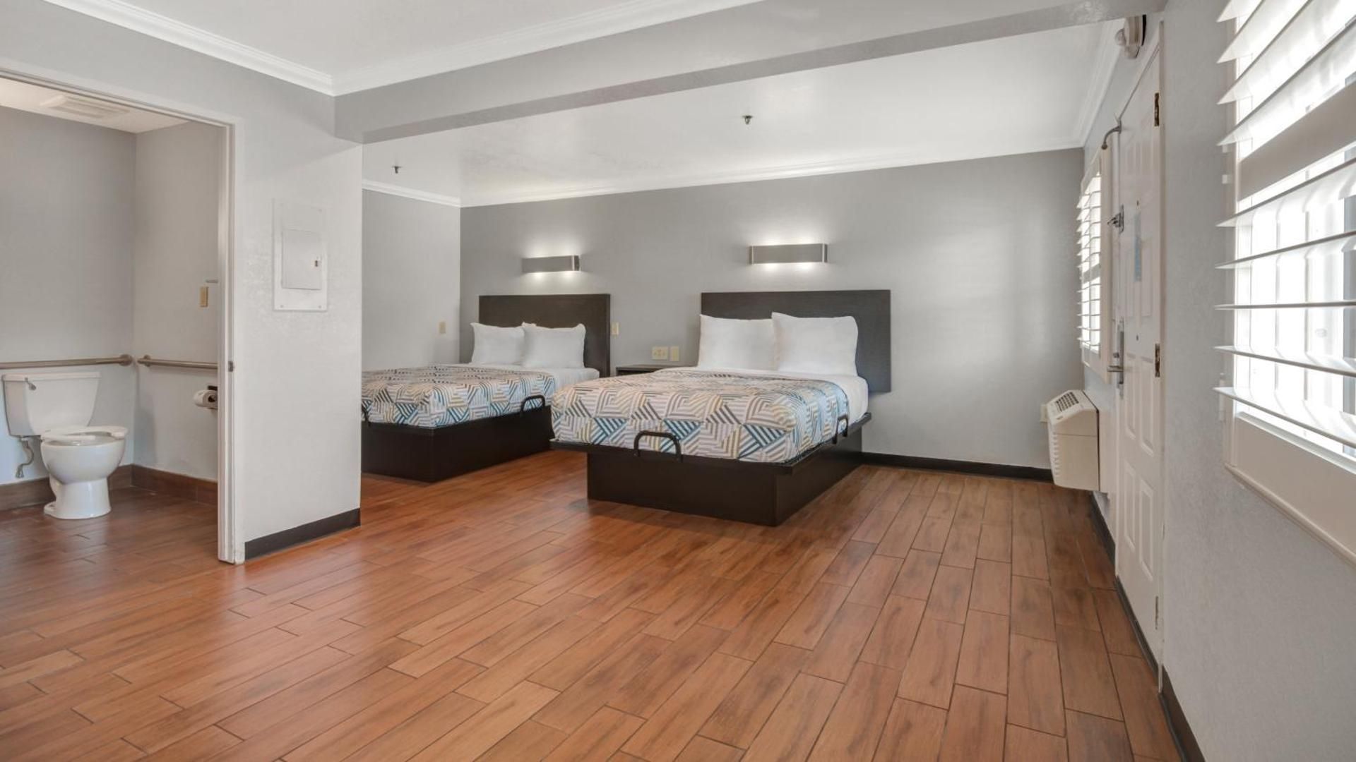 Queen Room with Two Queen Beds - Non-Smoking