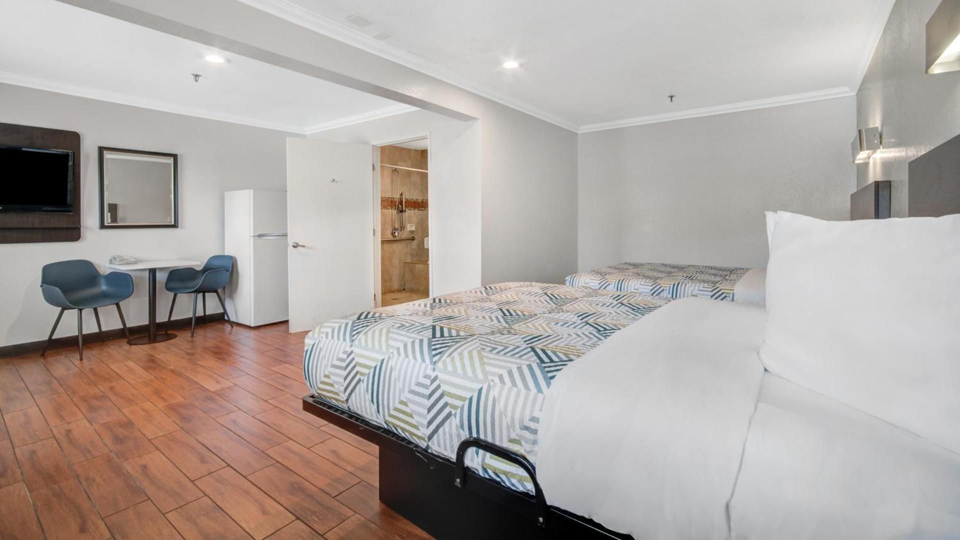 Queen Room with Two Queen Beds - Non-Smoking