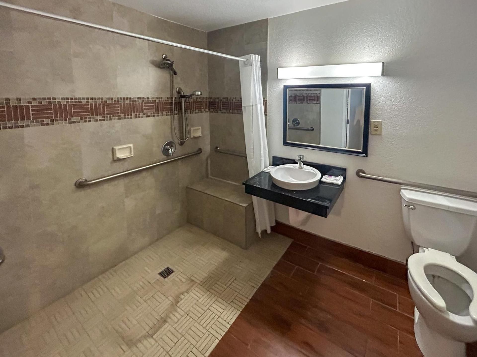 Room #26826018