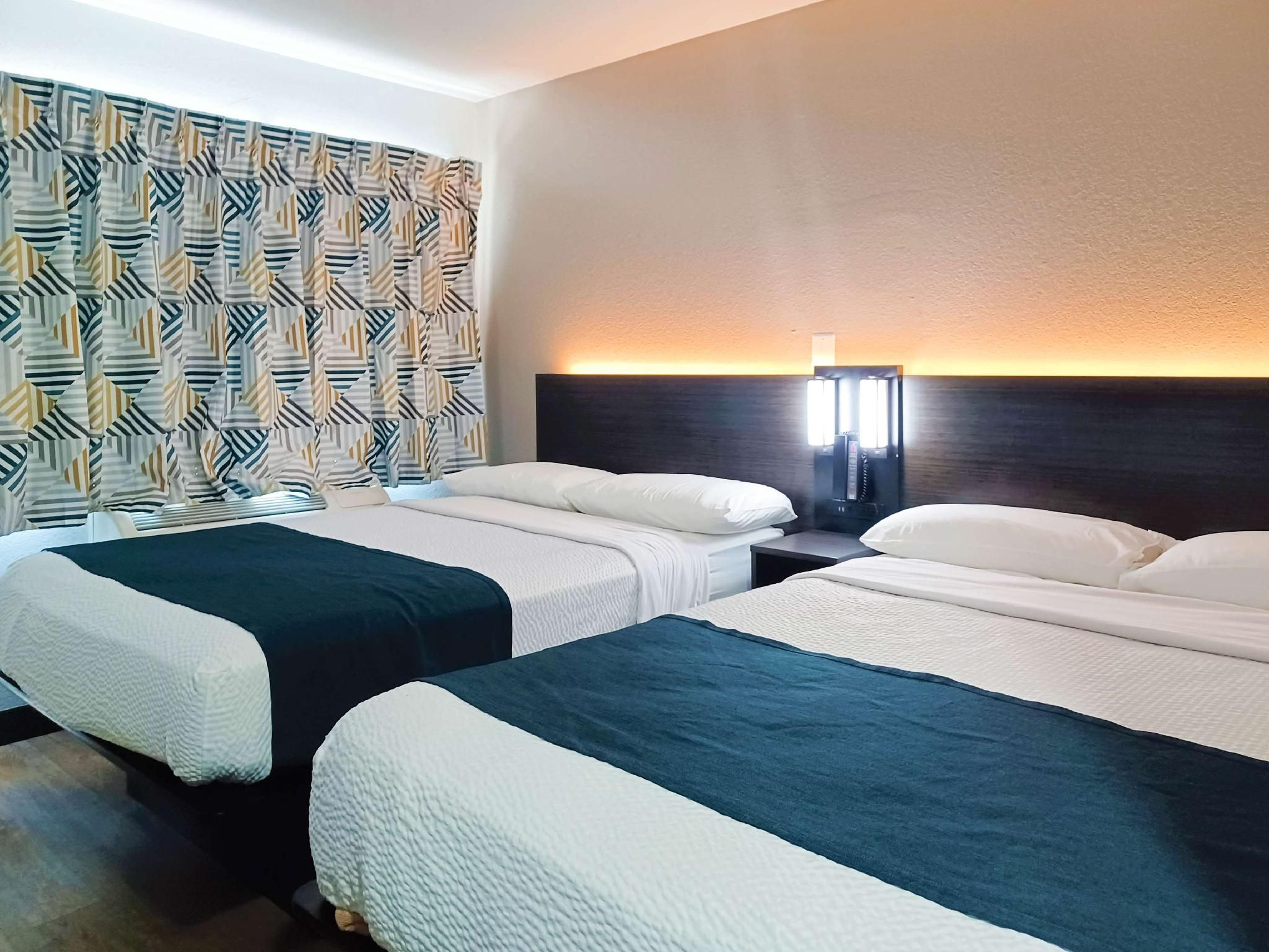 2 Full Beds | Micfridge