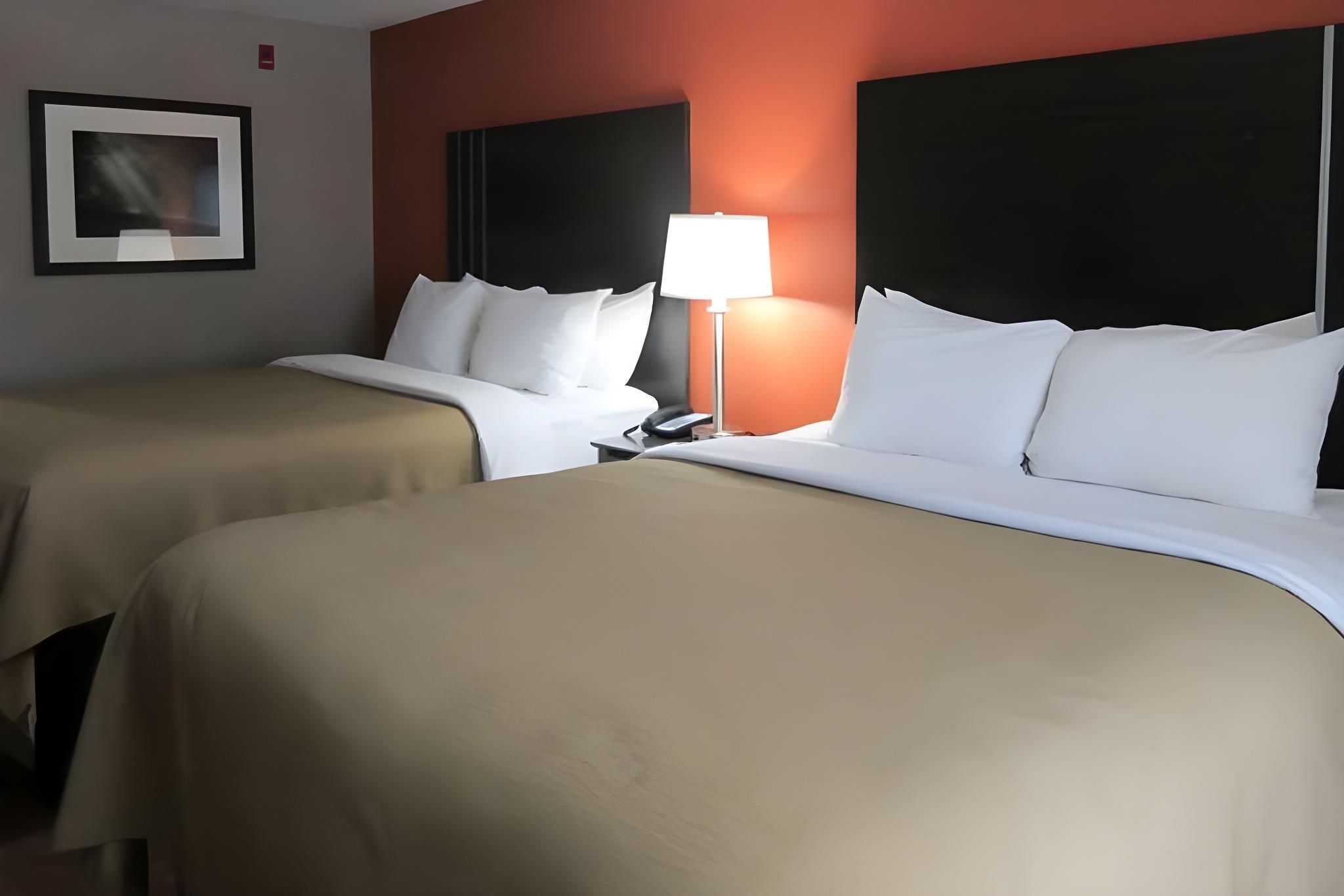 2 Queen Beds, Nonsmoking, Accessible