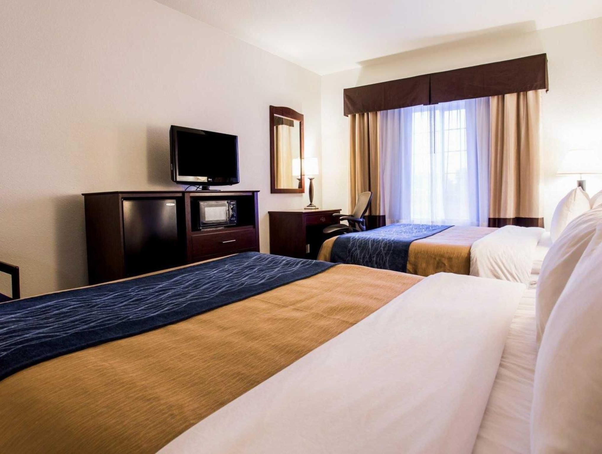 Queen Room with Two Queen Beds - Non-Smoking