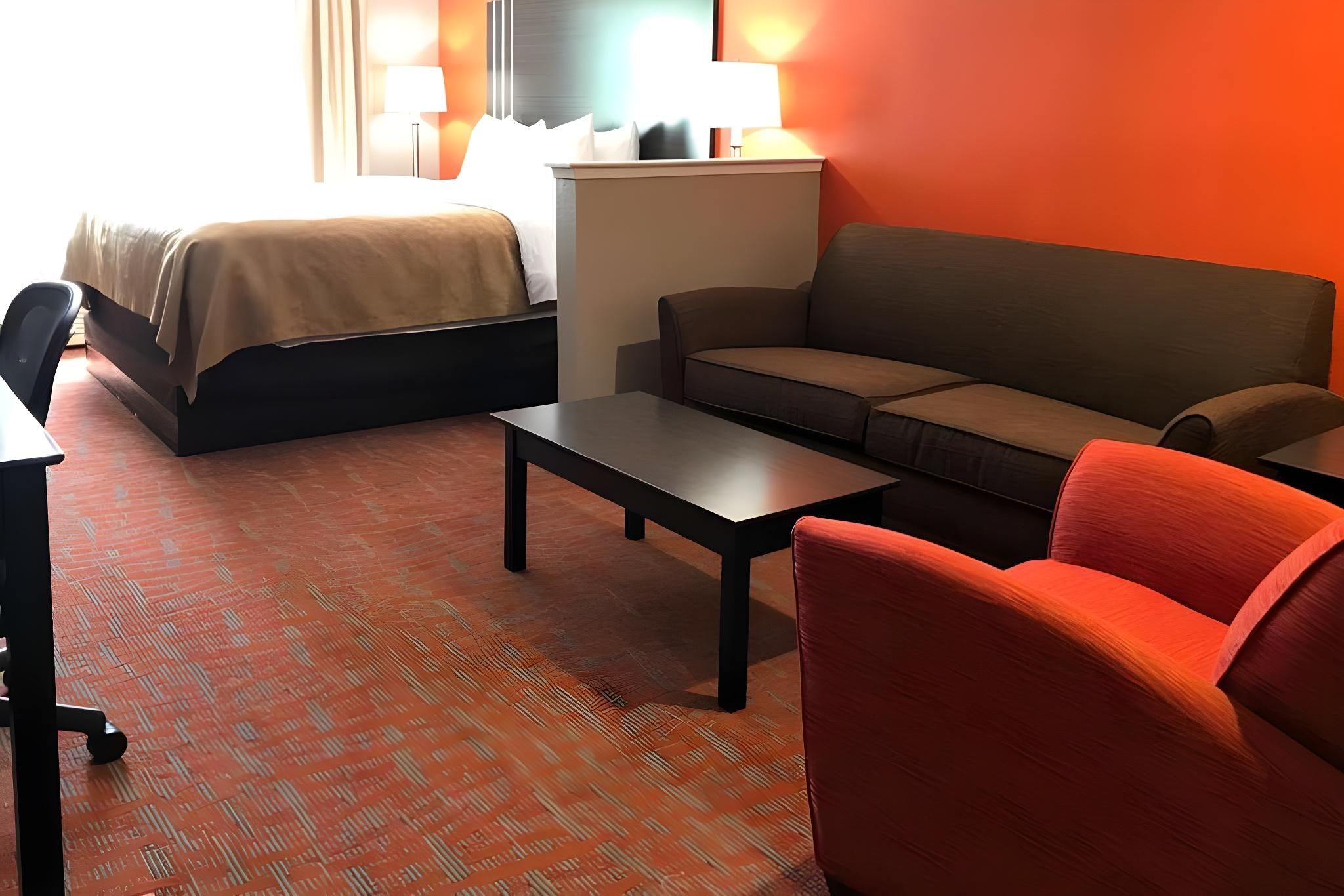 1 King Bed, Suite, Nonsmoking, Accessible