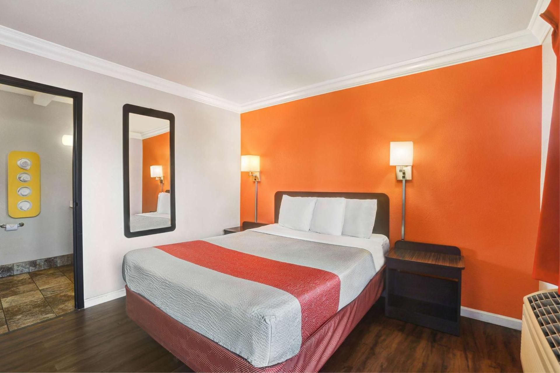 Queen Room - Disability Access - Roll in Shower